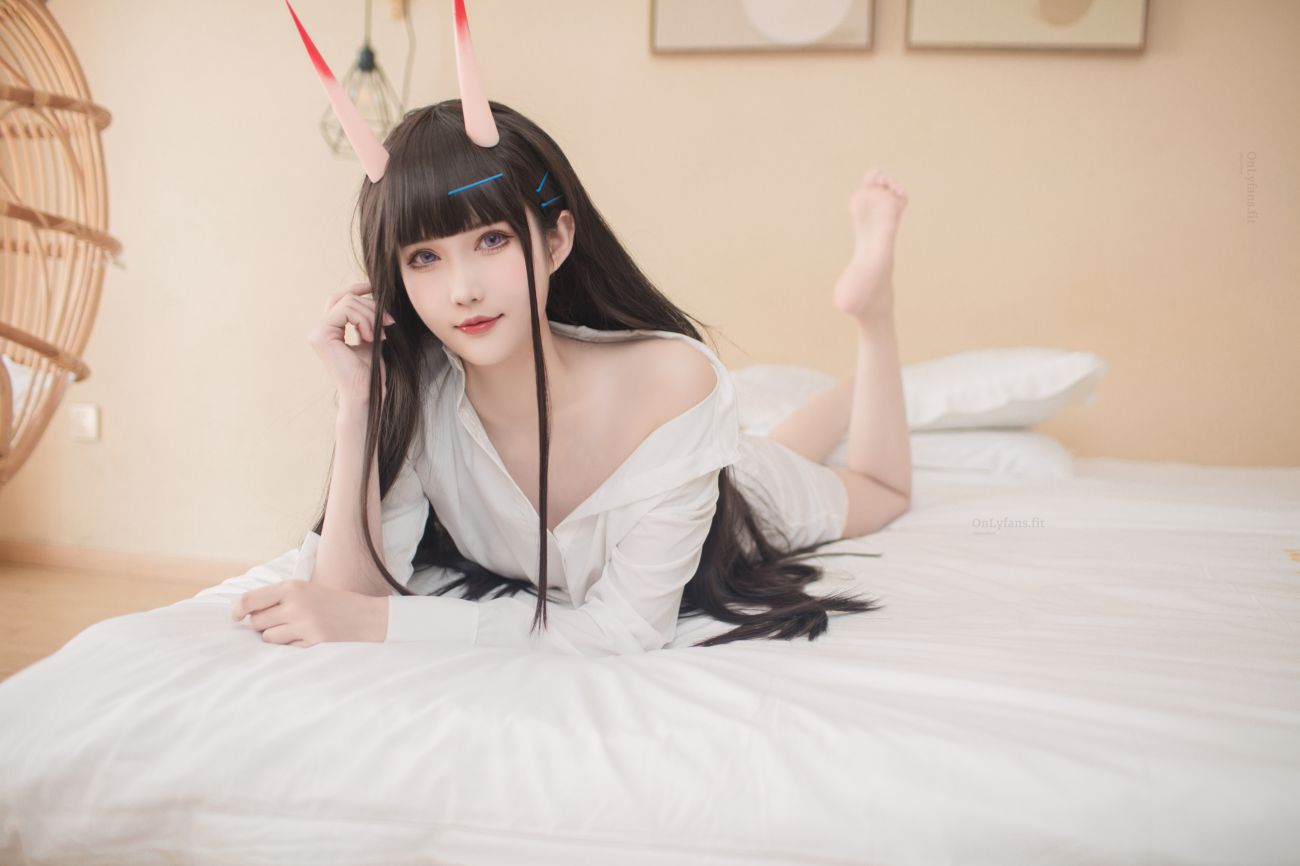 微博美少女花兮honoka性感写真能代宁静的六叠间 (10)