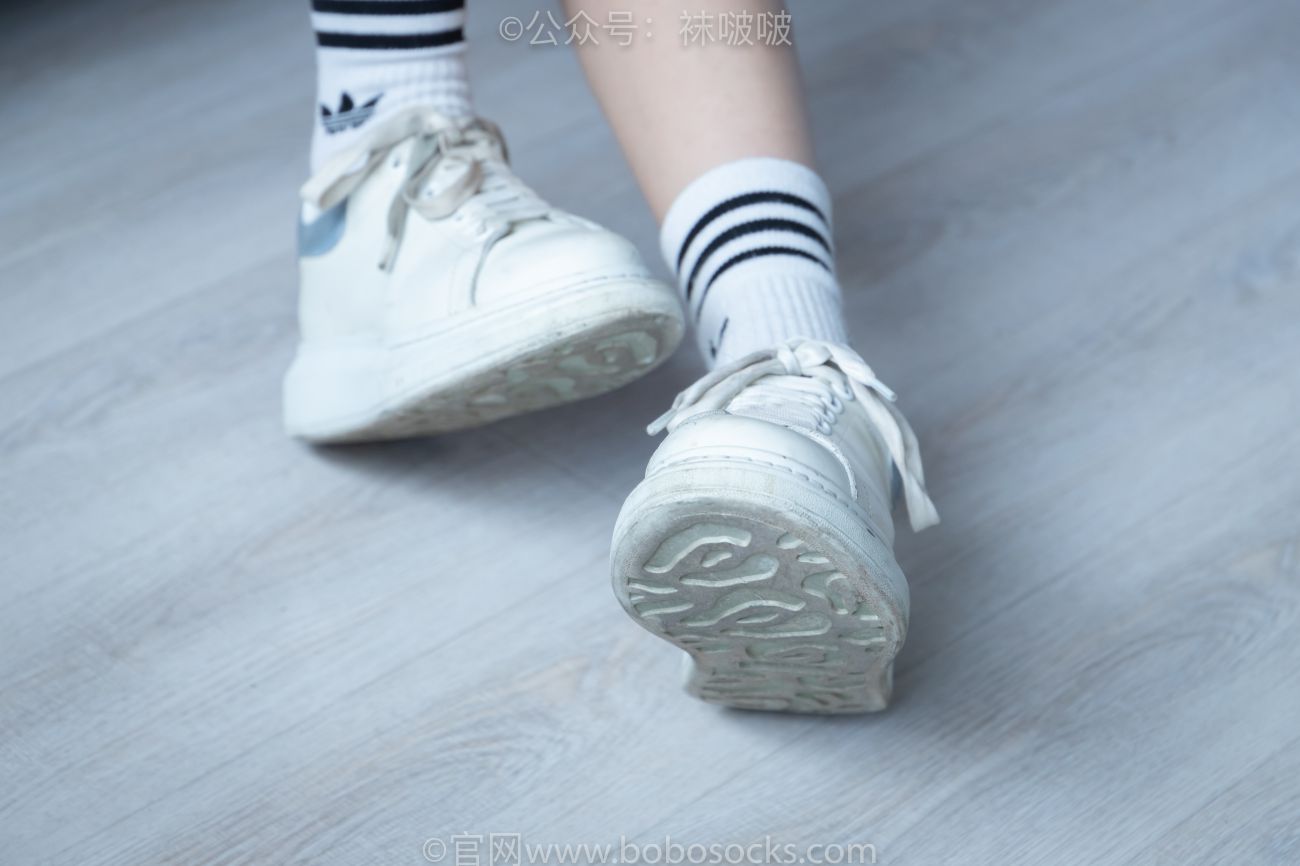 BoBoSocks袜啵啵美少女丝袜美脚写真第No.003期果冻麦昆鞋白色脏棉袜 (8)