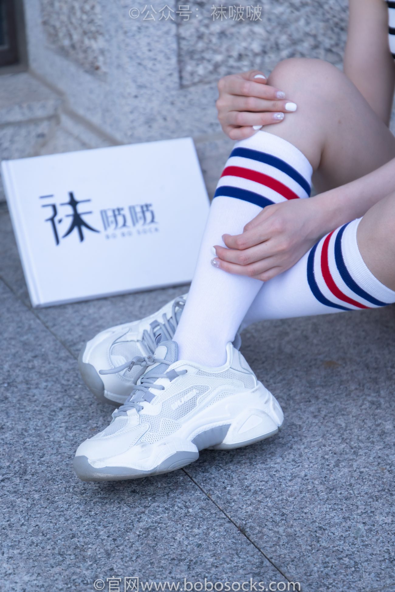 BoBoSocks袜啵啵美少女丝袜美脚写真第No.006期小米运动鞋白色小腿袜裸足 (21)