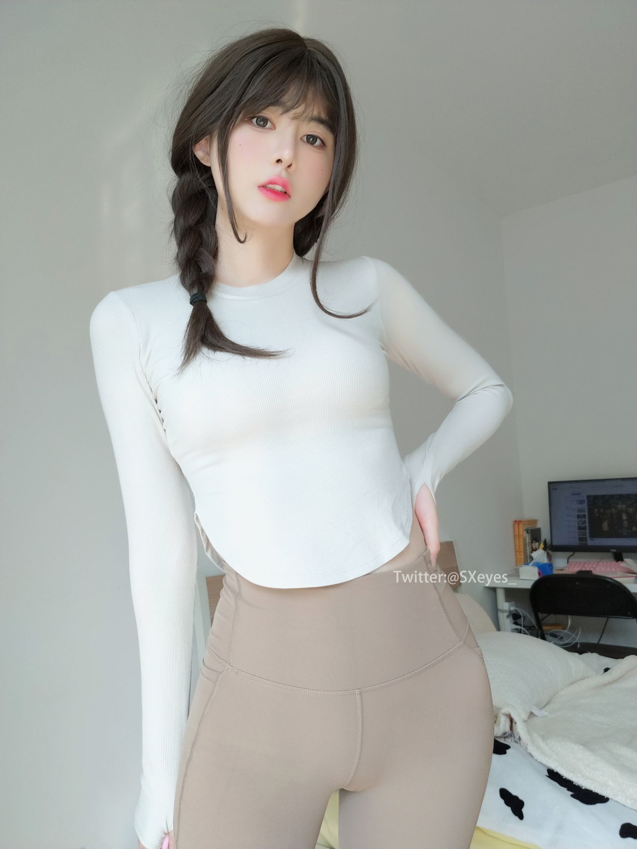 微博美少女眼酱大魔王w性感写真瑜伽服 (30)