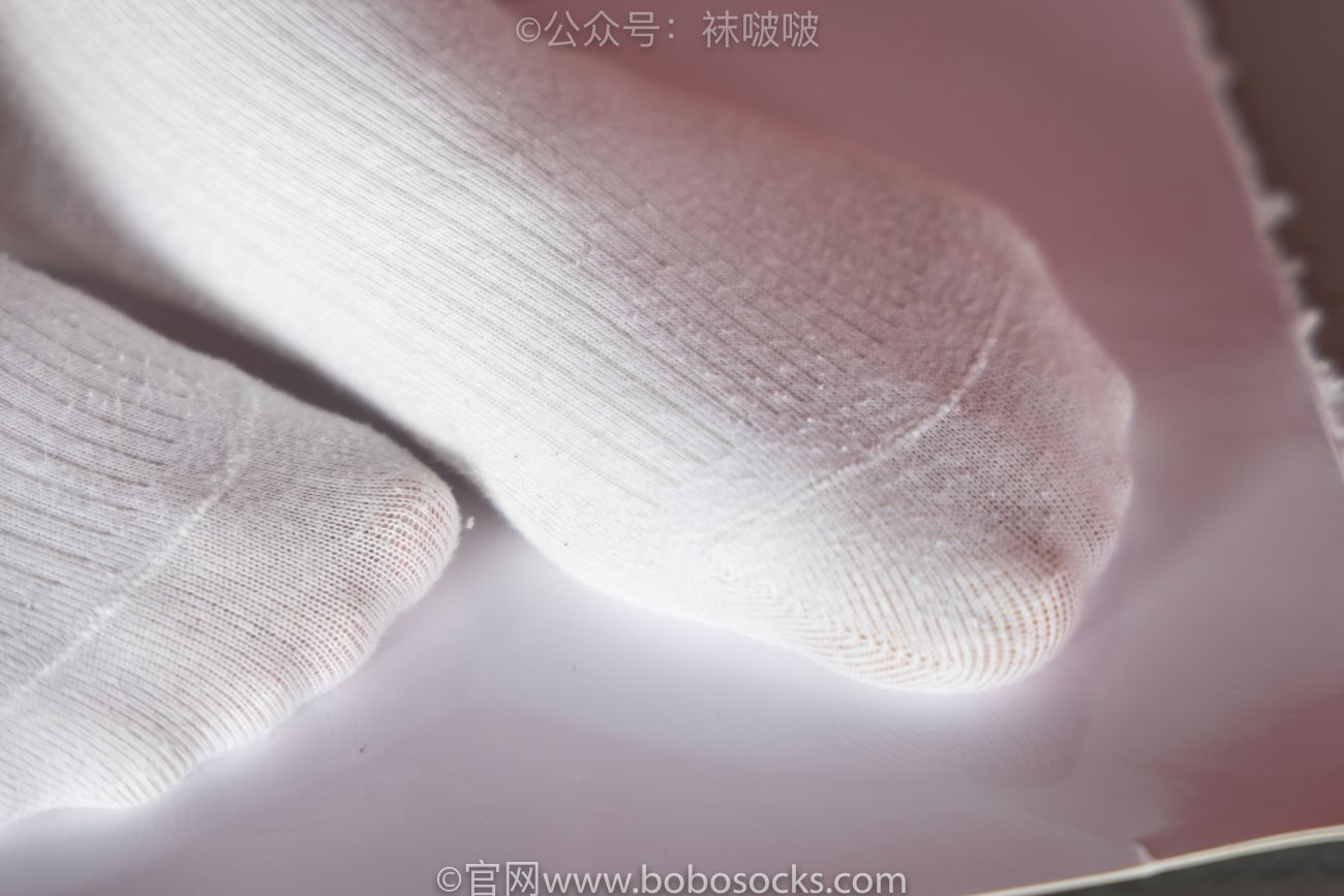 BoBoSocks袜啵啵美少女丝袜美脚写真第No.018期木木运动鞋白棉袜裸足 (73)