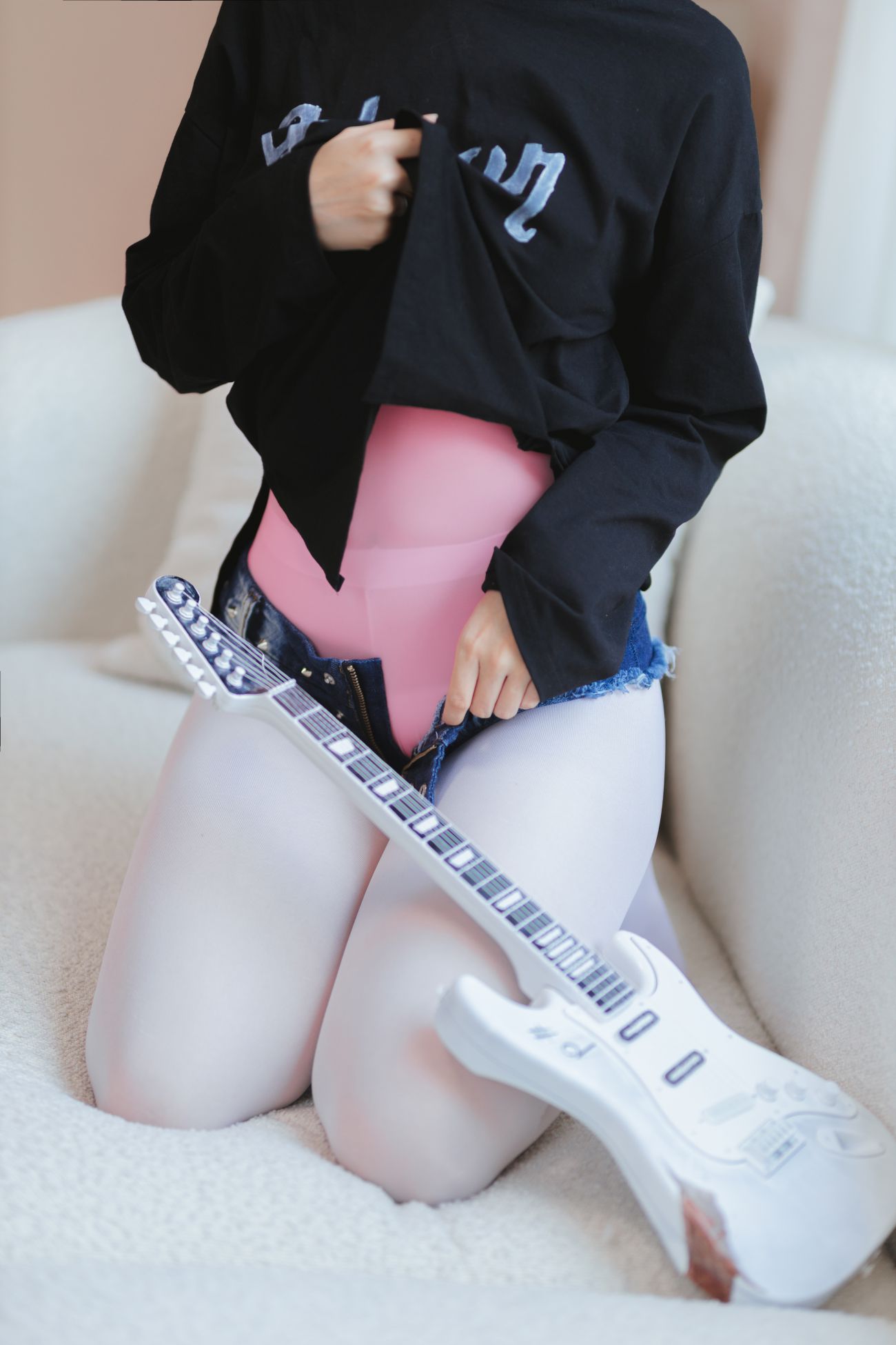 微博美少女洛桑w伊梓Cosplay性感写真升玖老师 (19)