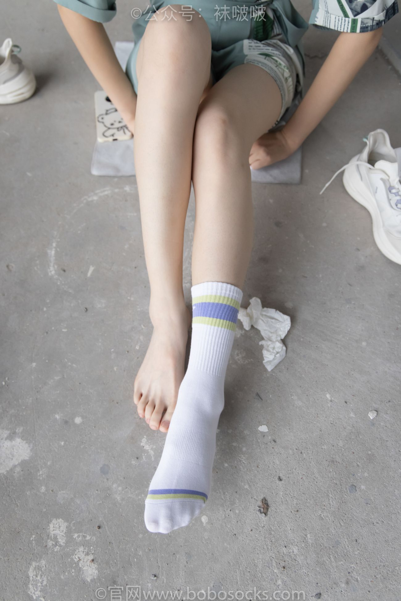 BoBoSocks袜啵啵美少女丝袜美脚写真第No.025期熊熊安踏运动鞋白色棉袜裸足 (95)