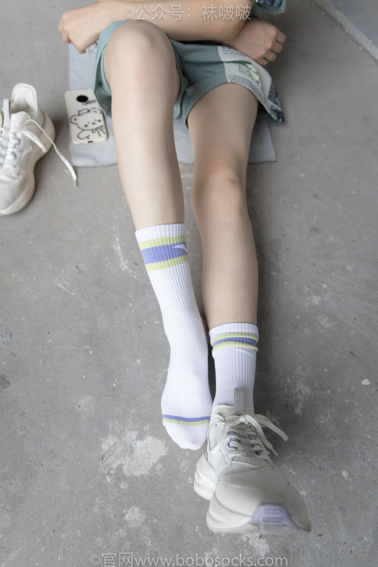 BoBoSocks袜啵啵美少女丝袜美脚写真第No.025期熊熊安踏运动鞋白色棉袜裸足 (51)