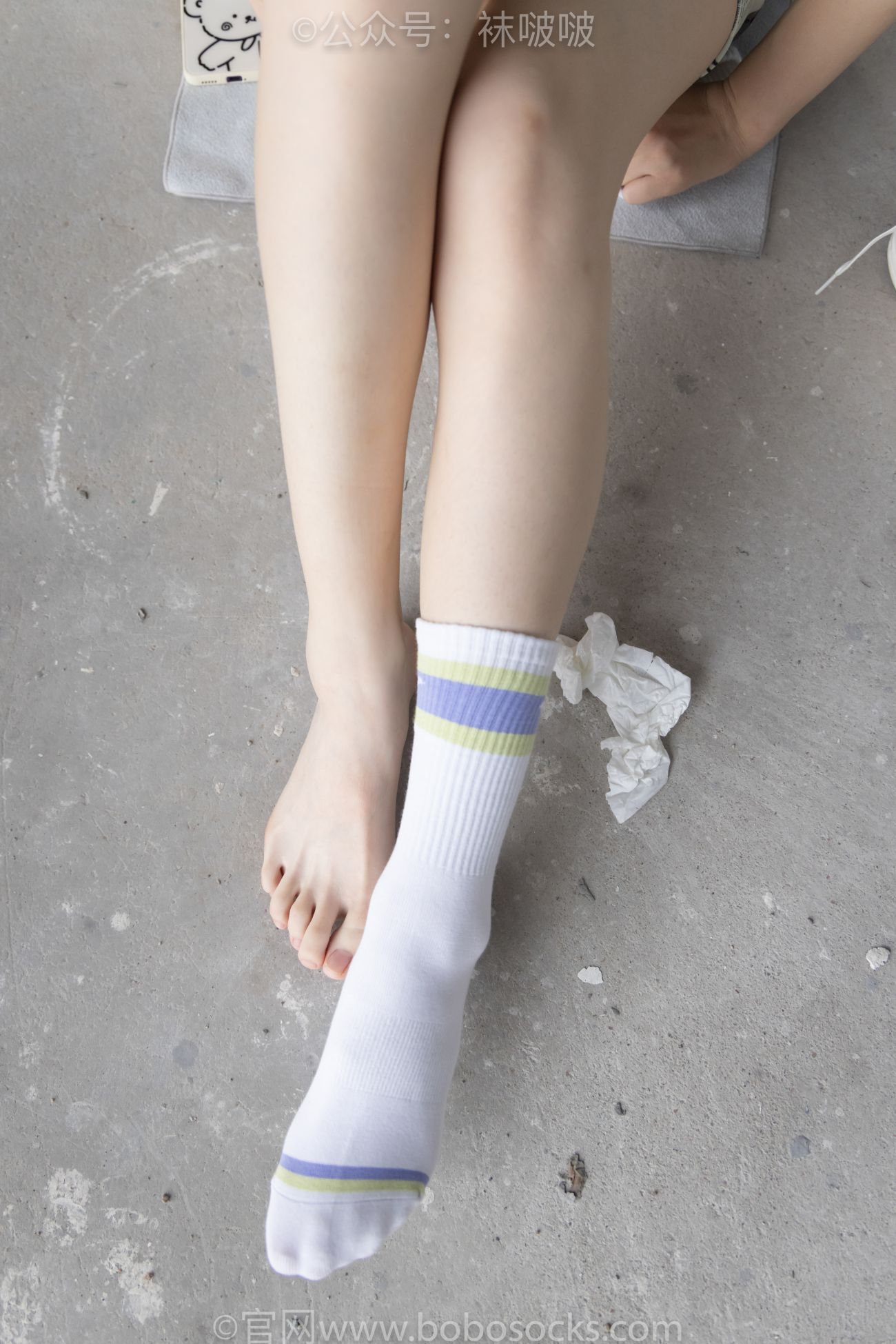 BoBoSocks袜啵啵美少女丝袜美脚写真第No.025期熊熊安踏运动鞋白色棉袜裸足 (96)