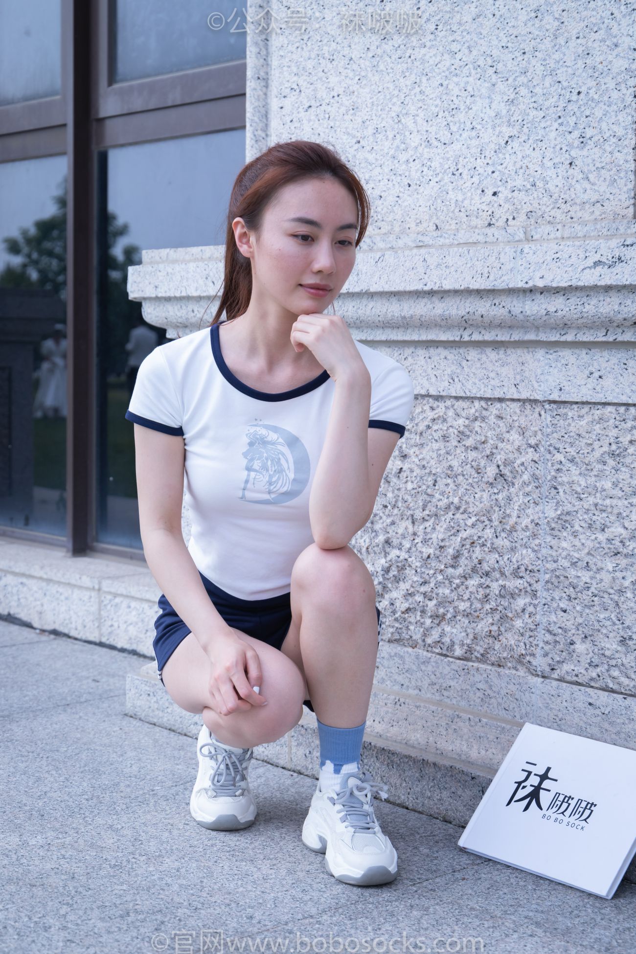 BoBoSocks袜啵啵美少女丝袜美脚写真第No.028期小米运动鞋白棉袜裸足 (10)