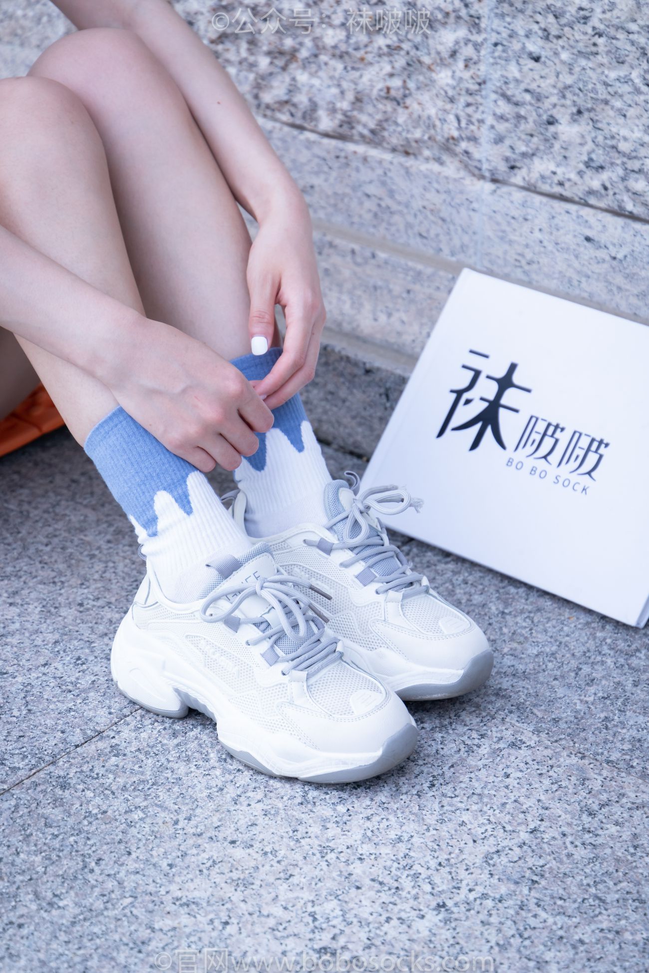 BoBoSocks袜啵啵美少女丝袜美脚写真第No.028期小米运动鞋白棉袜裸足 (14)