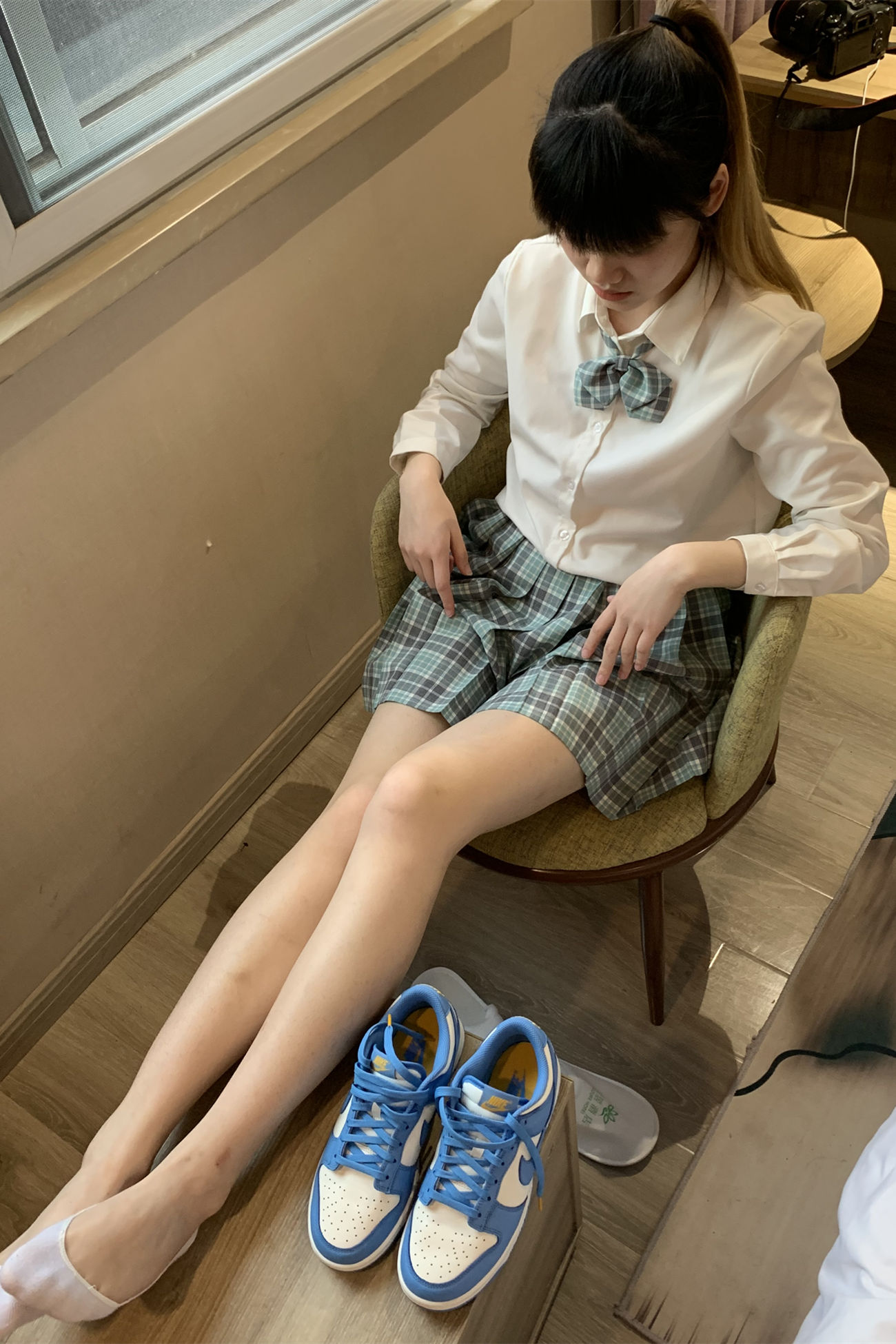 誉铭传媒袜足摄影美少女丝袜美脚写真第2021.05期月份微信公众号付费福利 (1)