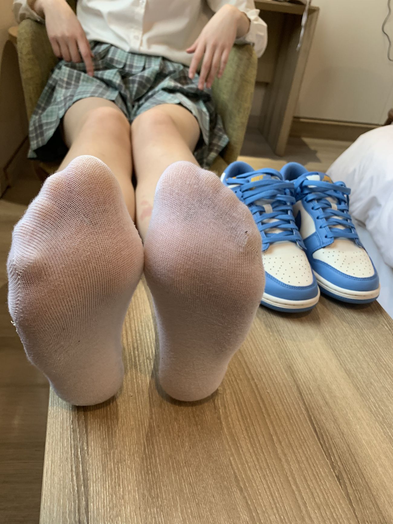 誉铭传媒袜足摄影美少女丝袜美脚写真第2021.05期月份微信公众号付费福利 (35)