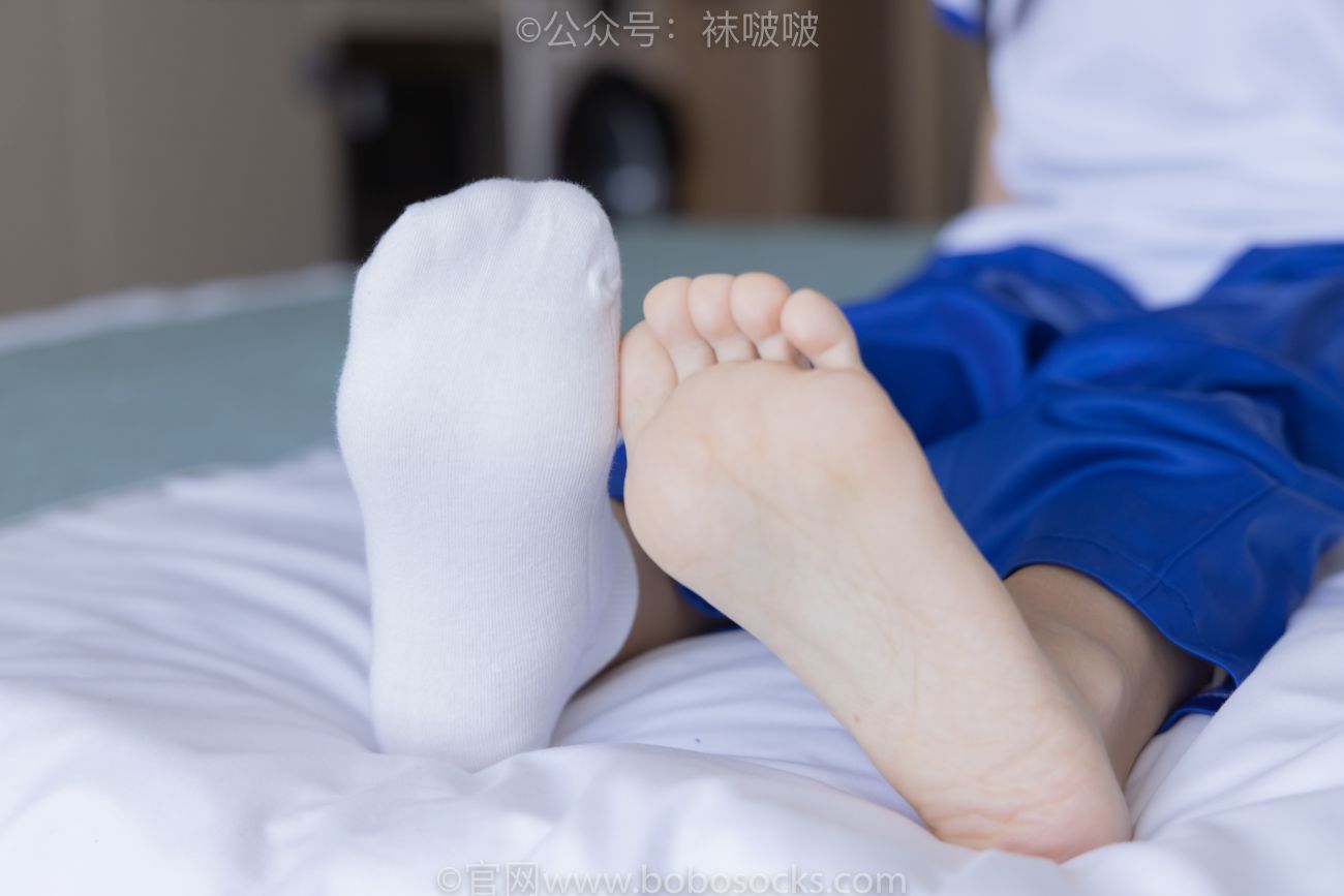 BoBoSocks袜啵啵美少女丝袜美脚写真第No.039期小奶熊校服vans帆布鞋短白棉袜裸足 (74)