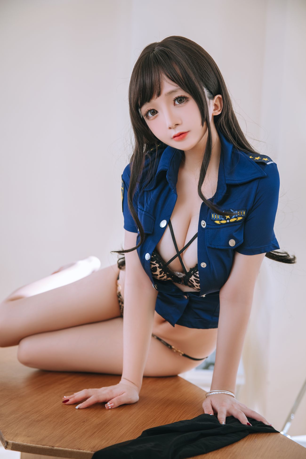 微博美少女日奈娇Cosplay性感写真豹纹女警 (65)