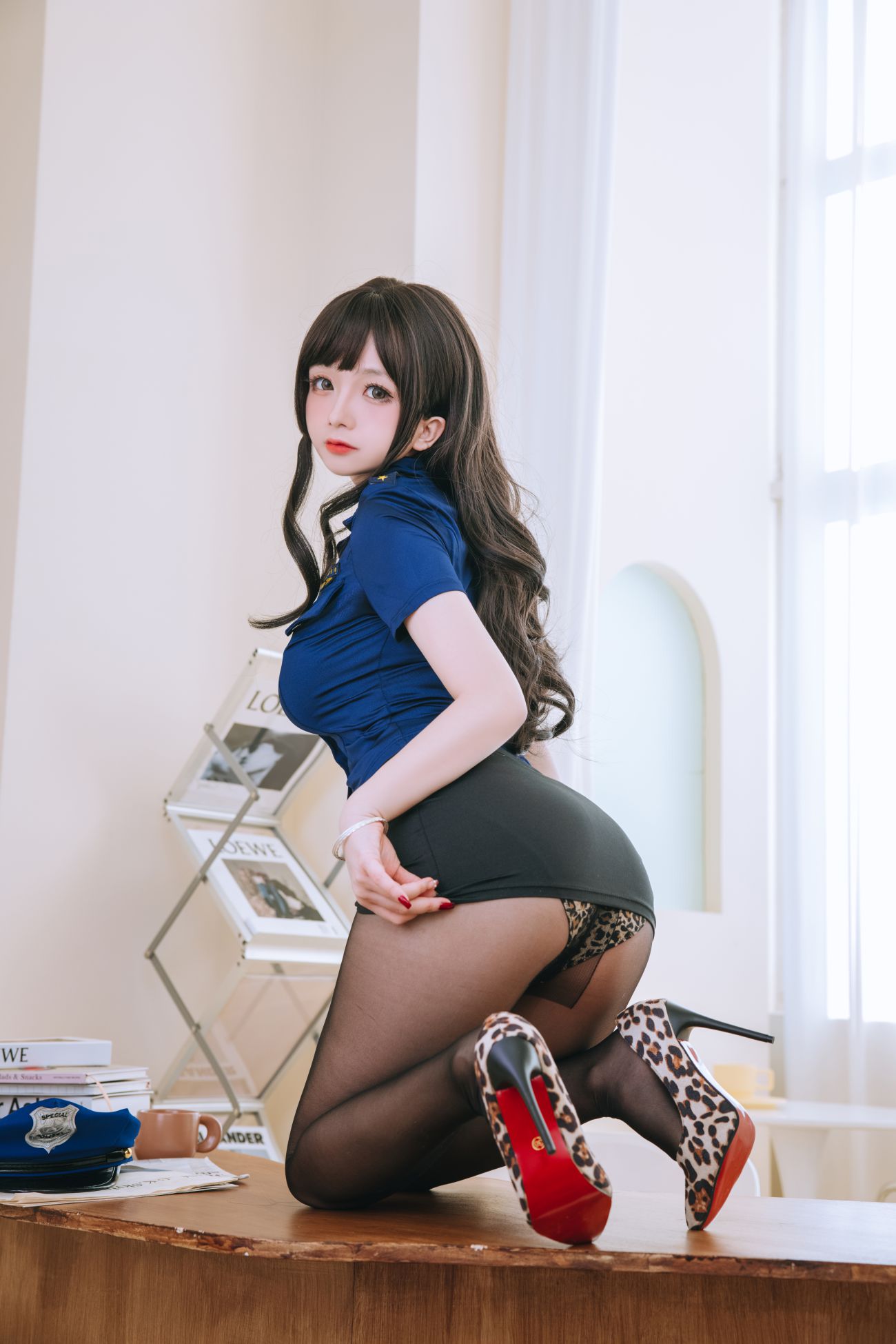 微博美少女日奈娇Cosplay性感写真豹纹女警 (8)