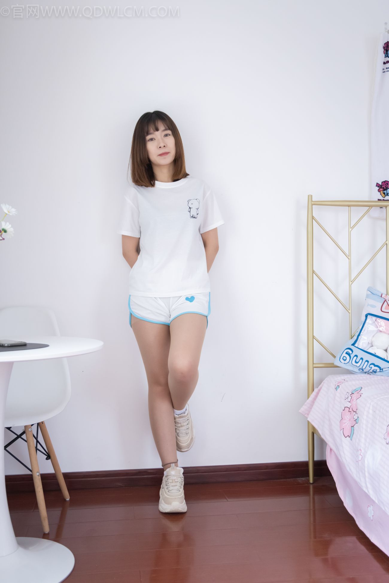 物恋传媒美少女丝袜美脚写真第No.1033期婷婷等待的心 (6)