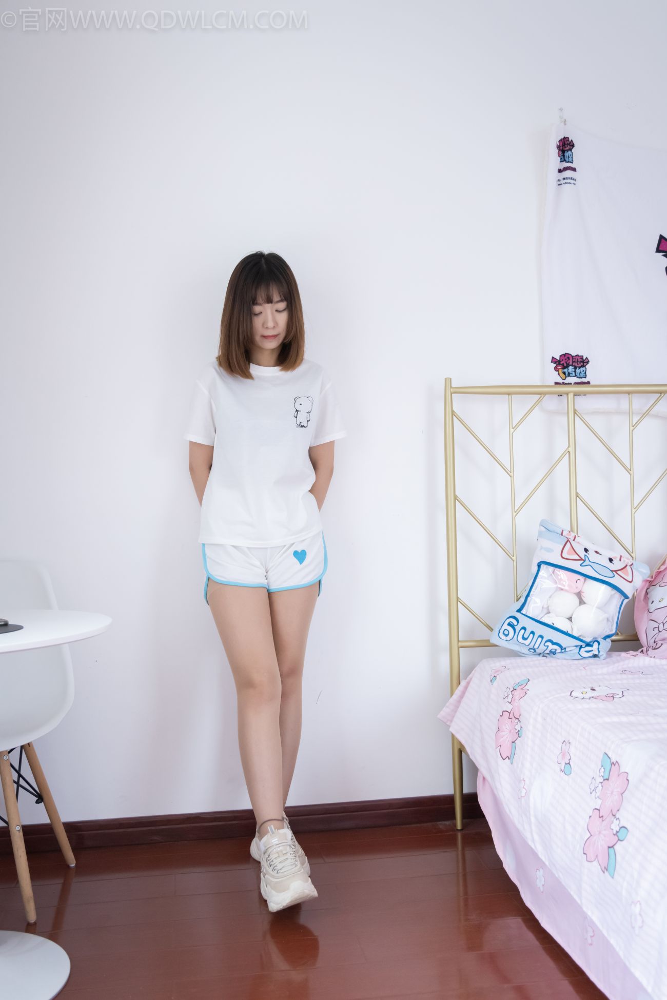 物恋传媒美少女丝袜美脚写真第No.1033期婷婷等待的心 (4)