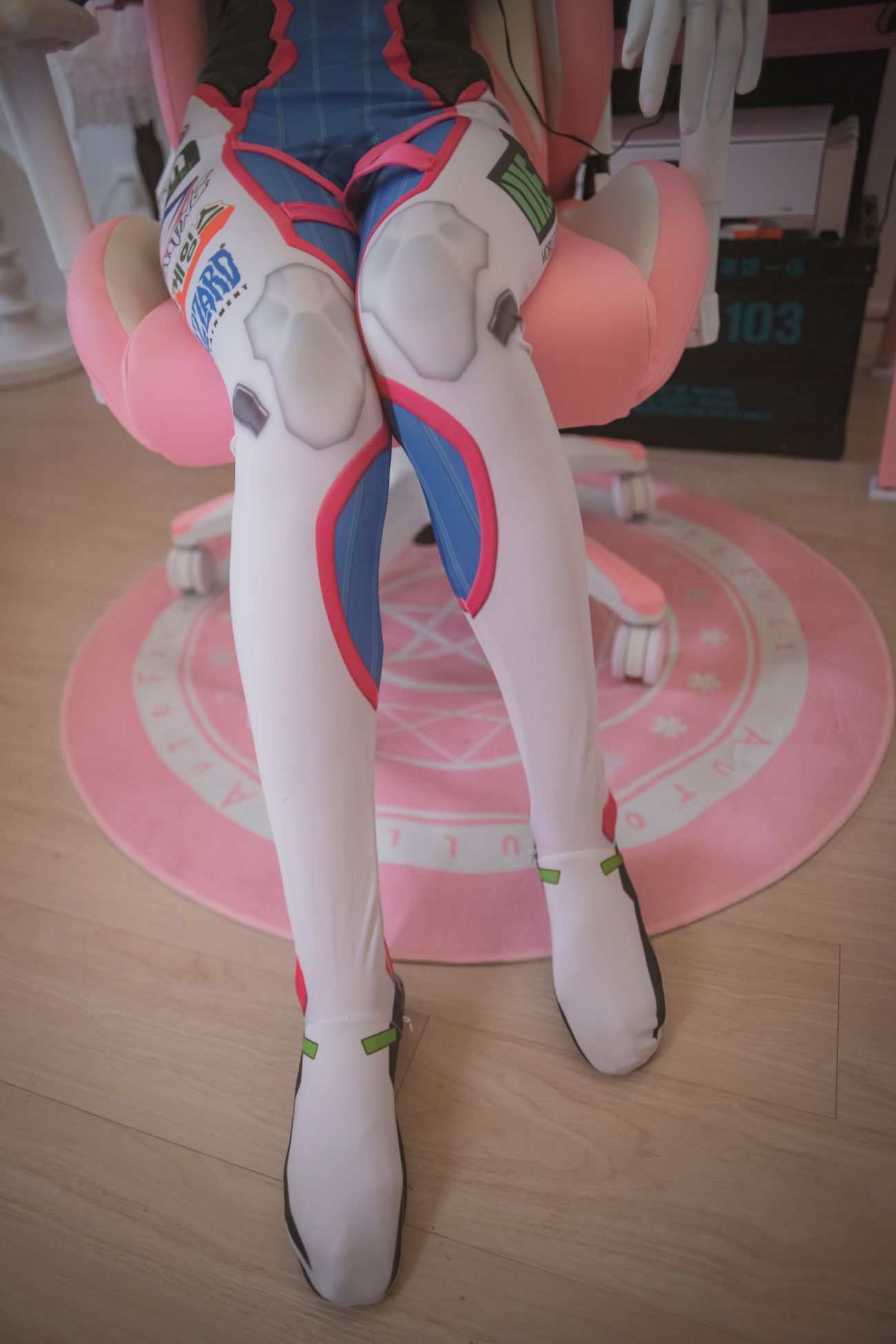 微博美少女木花琳琳是勇者Cosplay性感写真オーバーウォッチD.VA (17)