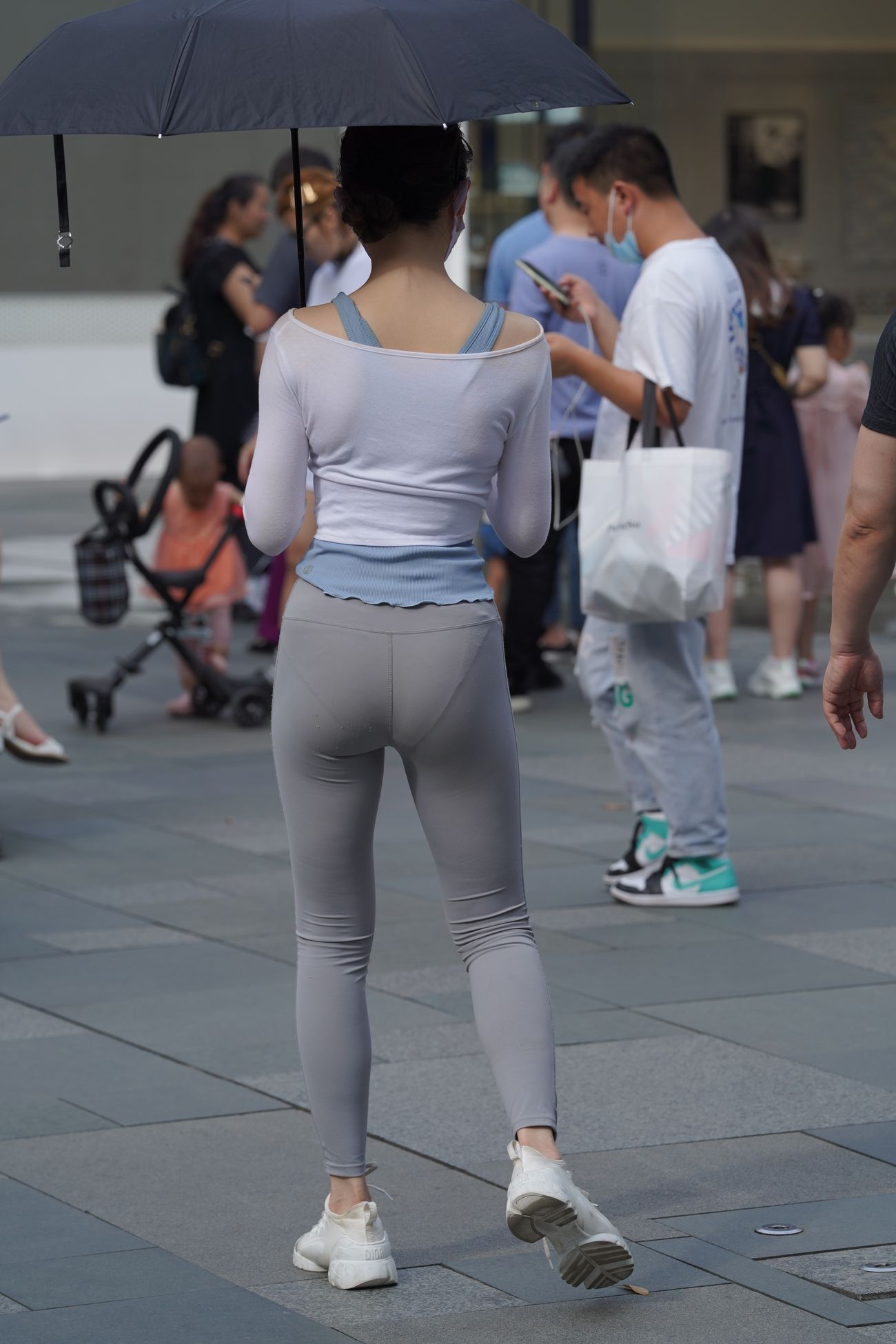 灰色瑜伽裤美妇 (20)