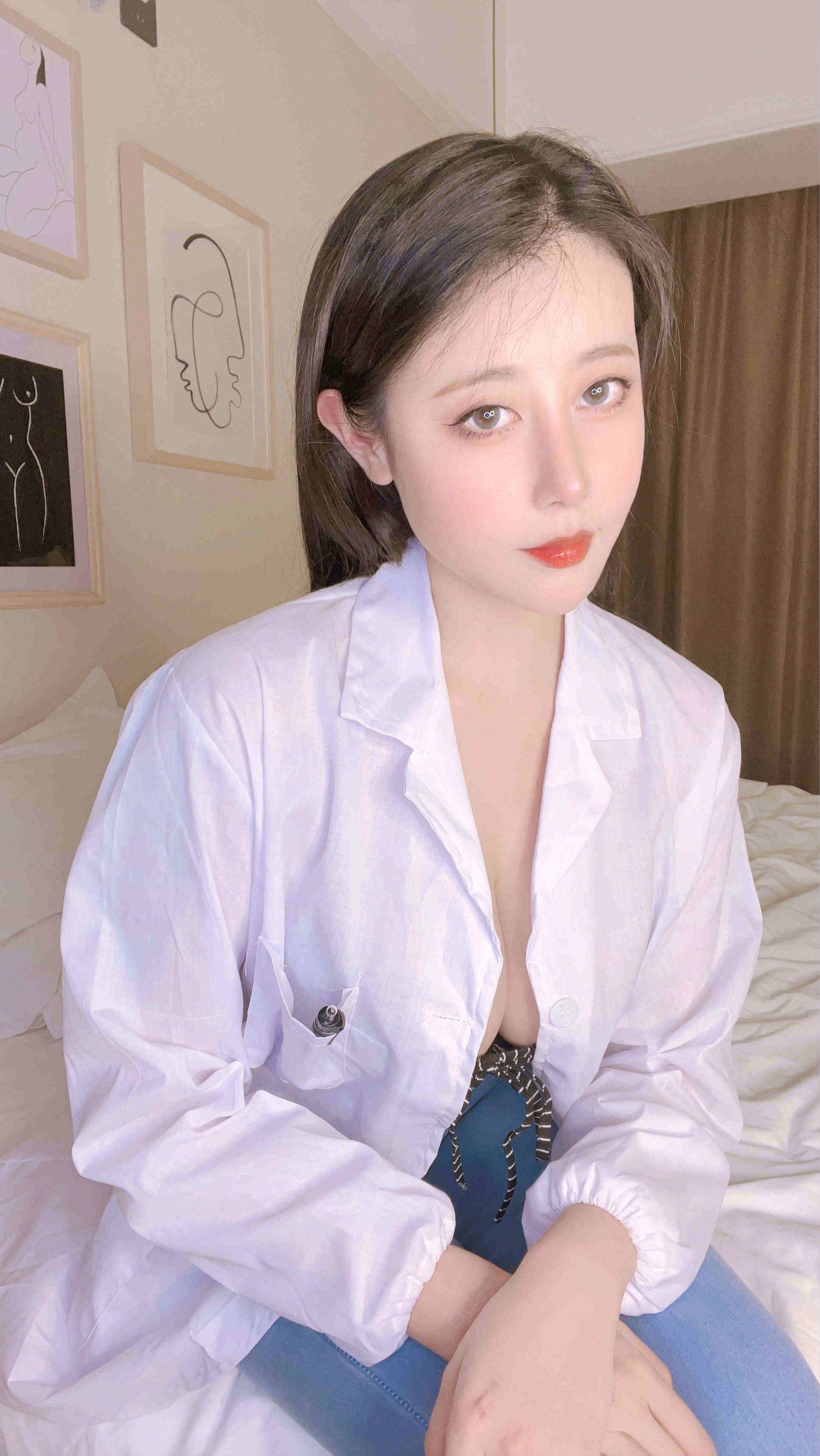 微博美少女奈汐酱nice性感写真禁忌医生 (13)