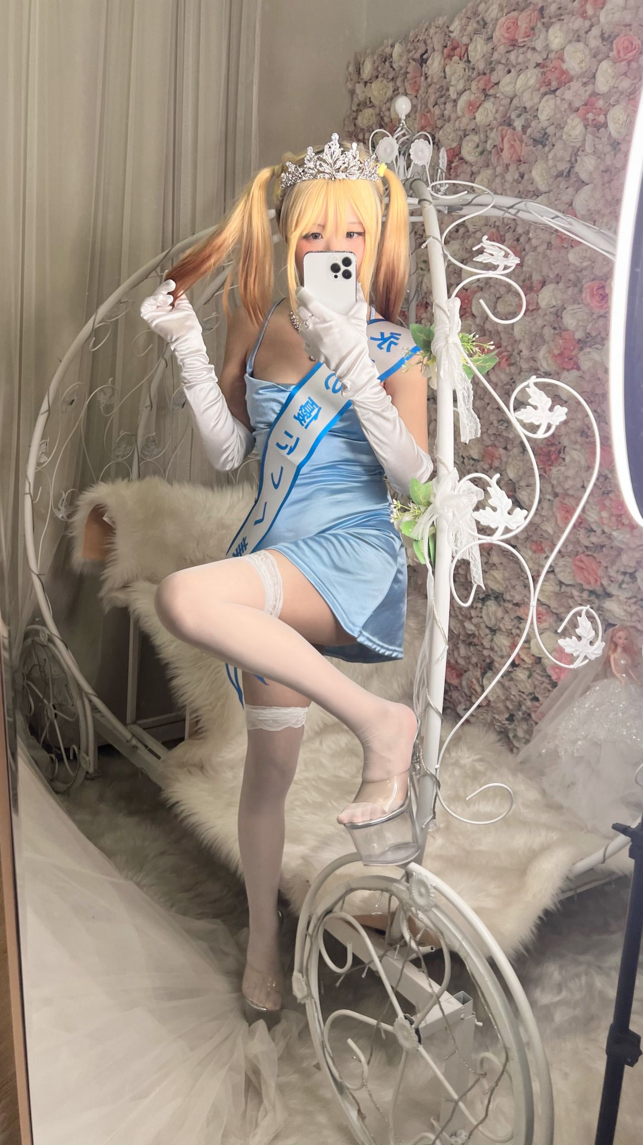 微博美少女摇摇乐yoyoCosplay性感写真闪光色 (129)