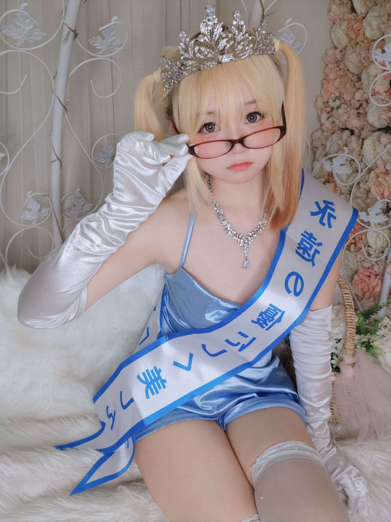 微博美少女摇摇乐yoyoCosplay性感写真闪光色 (3)