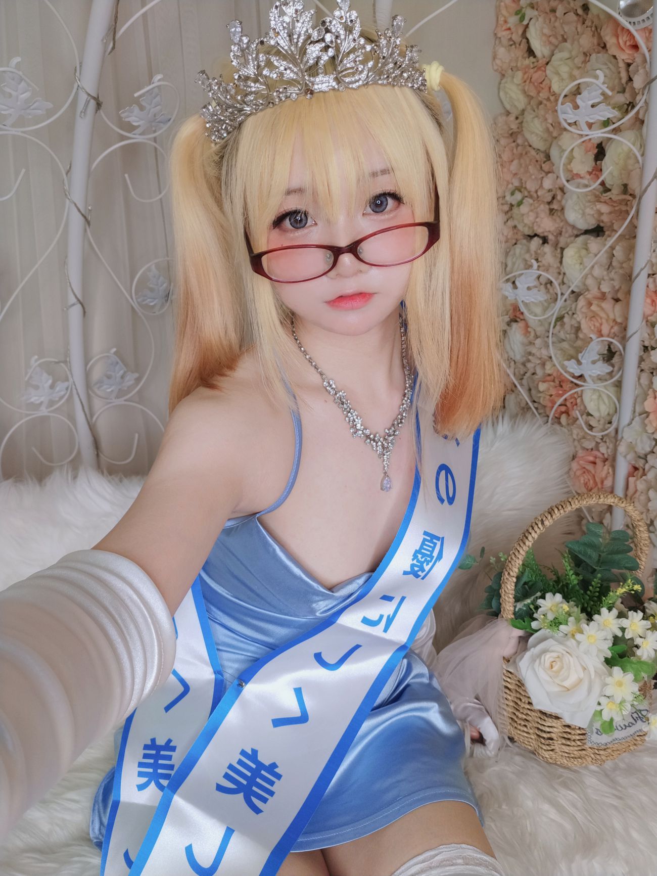 微博美少女摇摇乐yoyoCosplay性感写真闪光色 (122)