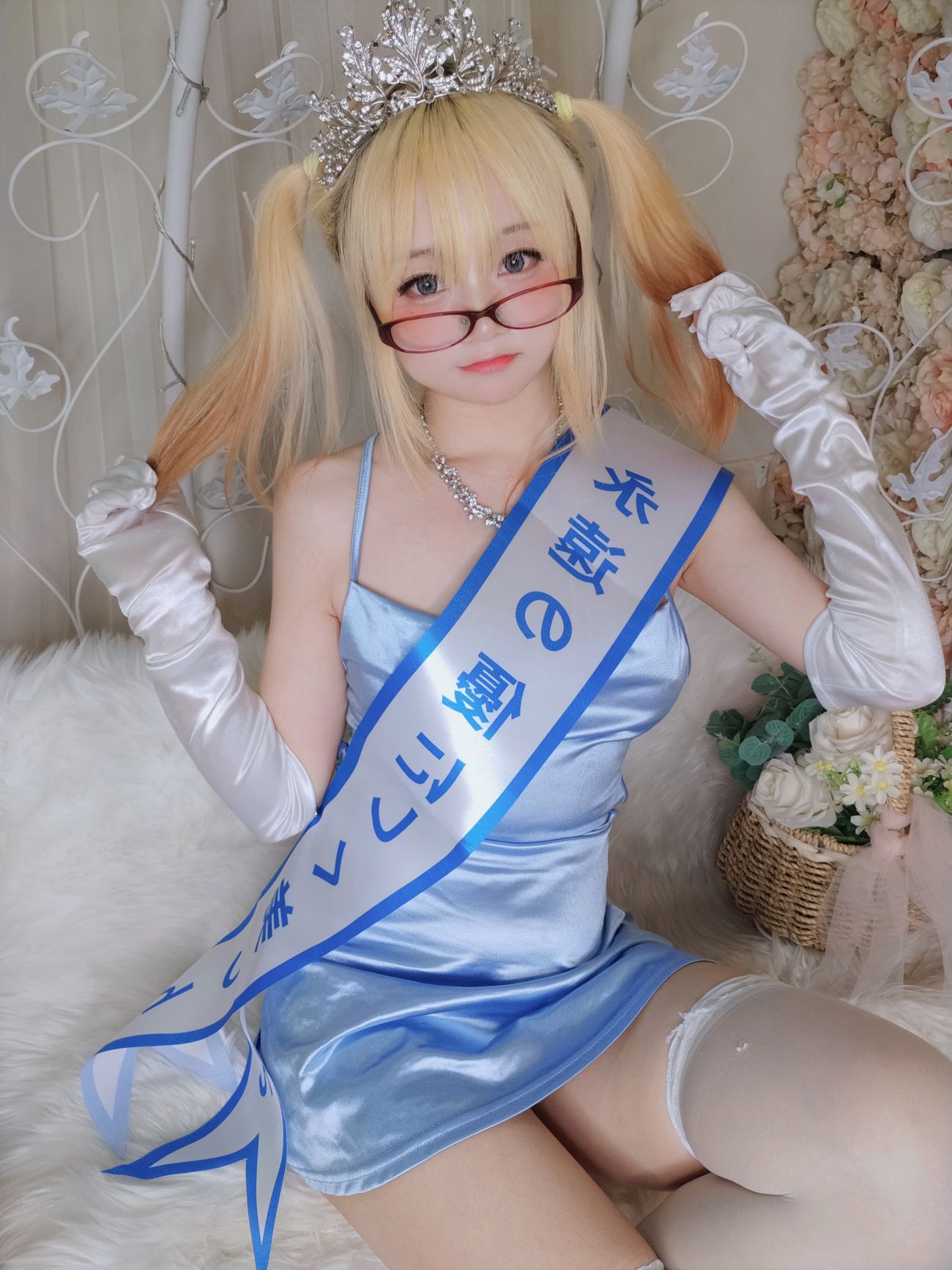 微博美少女摇摇乐yoyoCosplay性感写真闪光色 (126)