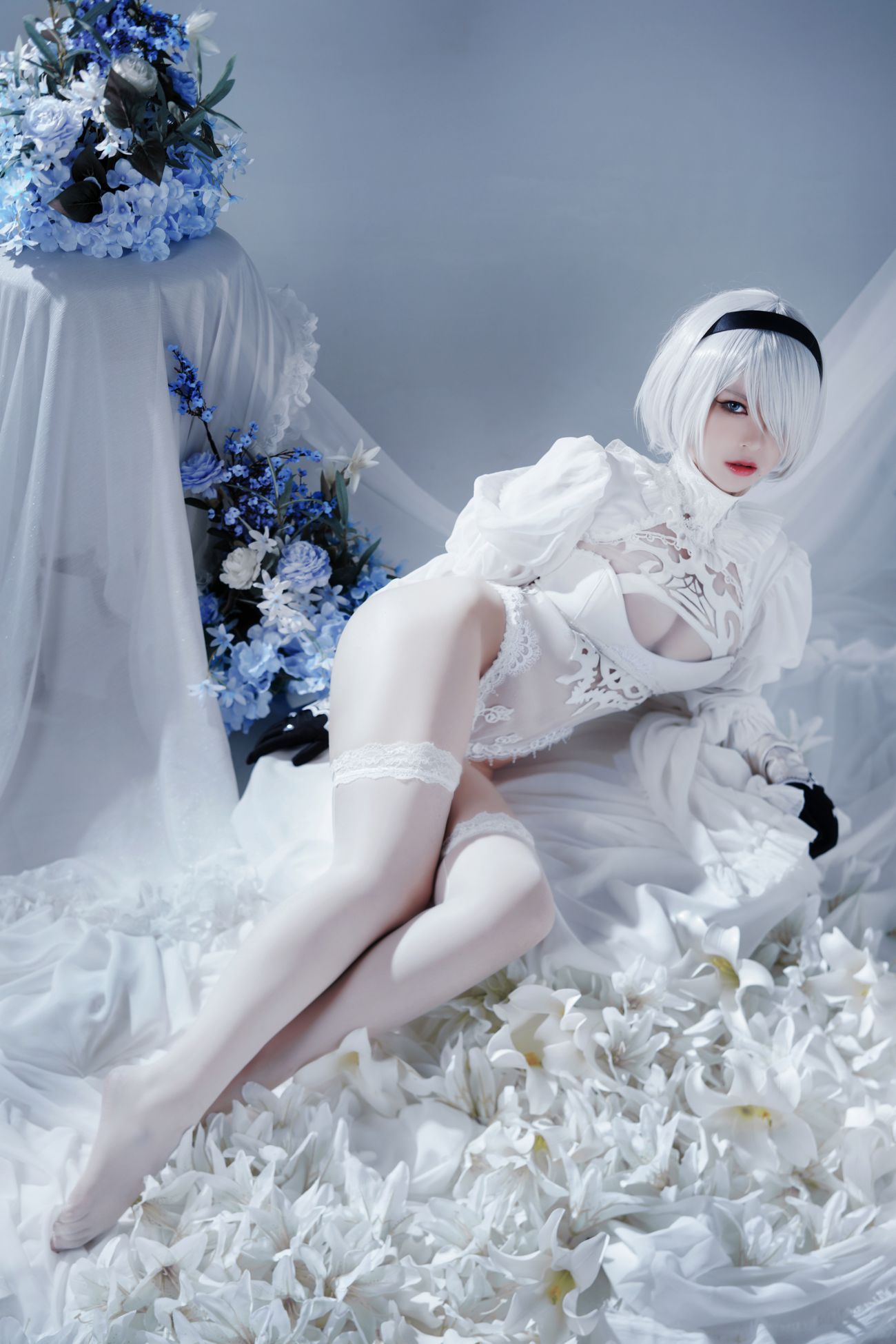 微博美少女半半子Cosplay性感写真Automataヨルハ二号B型 白いドレス (2)