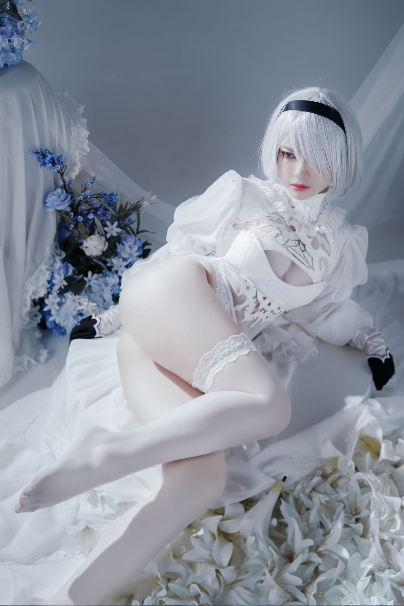 微博美少女半半子Cosplay性感写真Automataヨルハ二号B型 白いドレス (20)