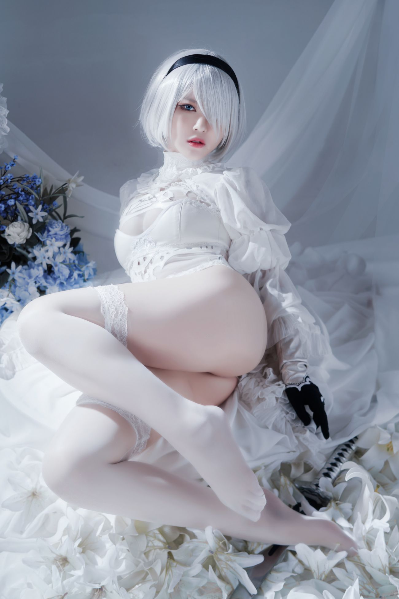 微博美少女半半子Cosplay性感写真Automataヨルハ二号B型 白いドレス (13)