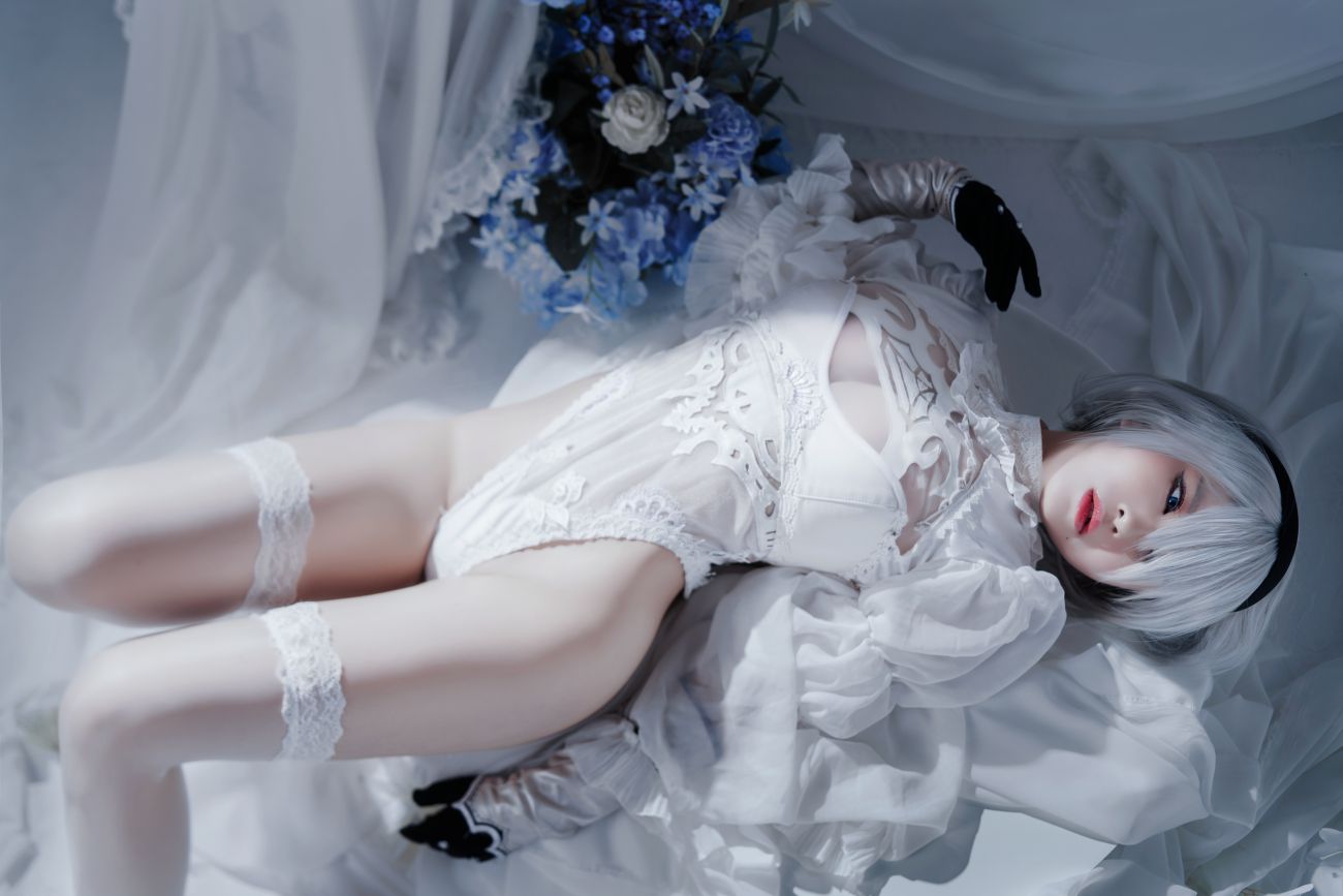微博美少女半半子Cosplay性感写真Automataヨルハ二号B型 白いドレス (22)
