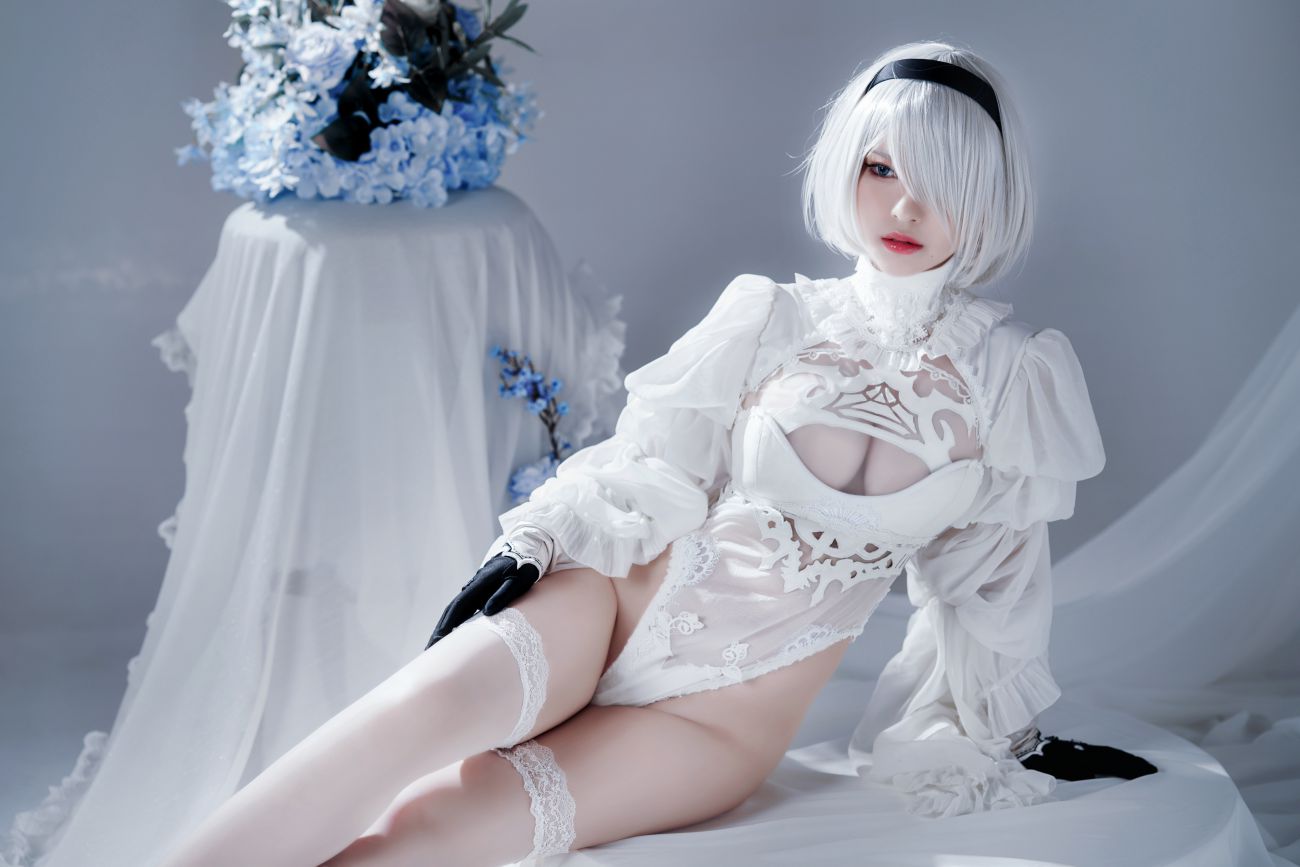 微博美少女半半子Cosplay性感写真Automataヨルハ二号B型 白いドレス (9)