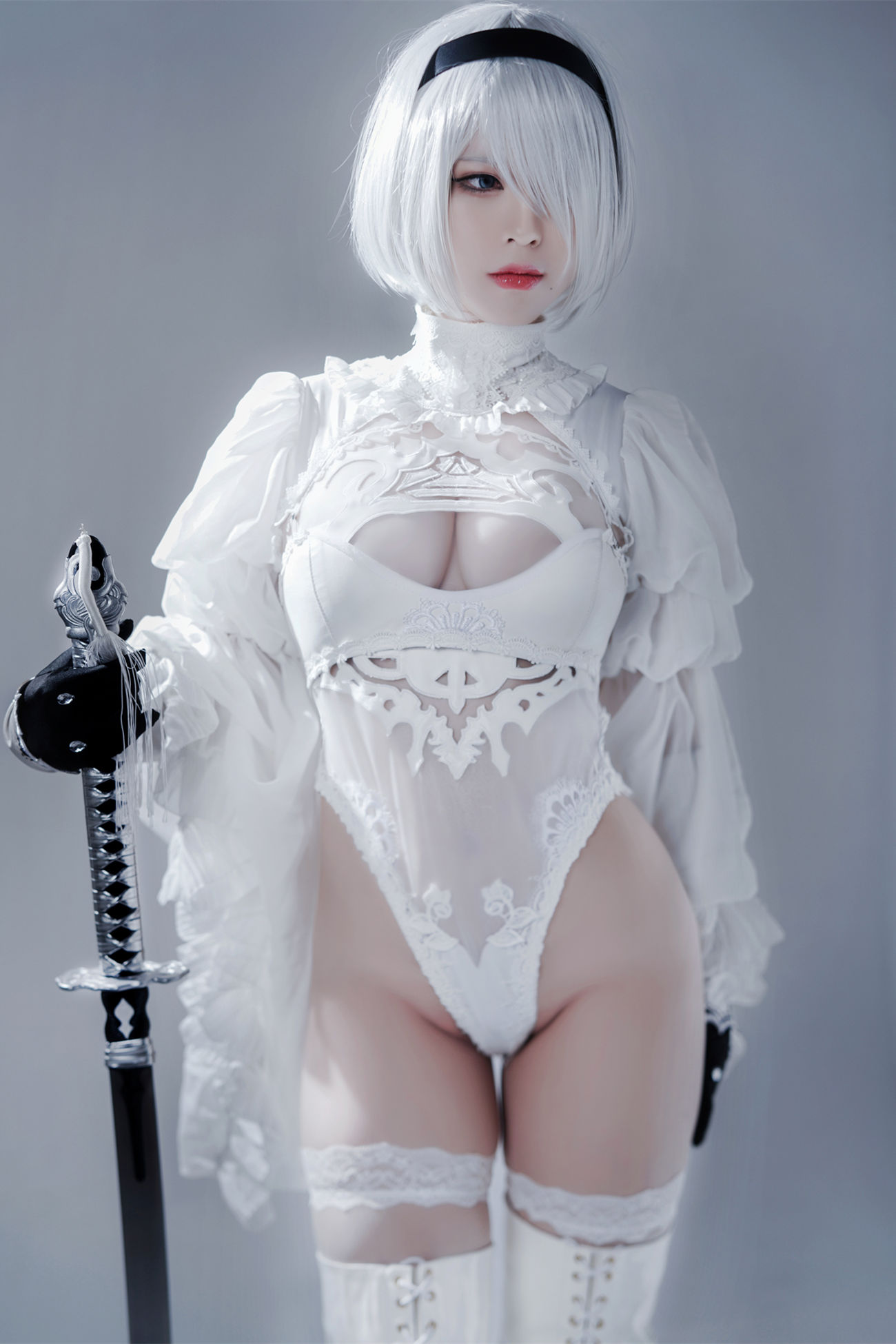 微博美少女半半子Cosplay性感写真Automataヨルハ二号B型 白いドレス (1)