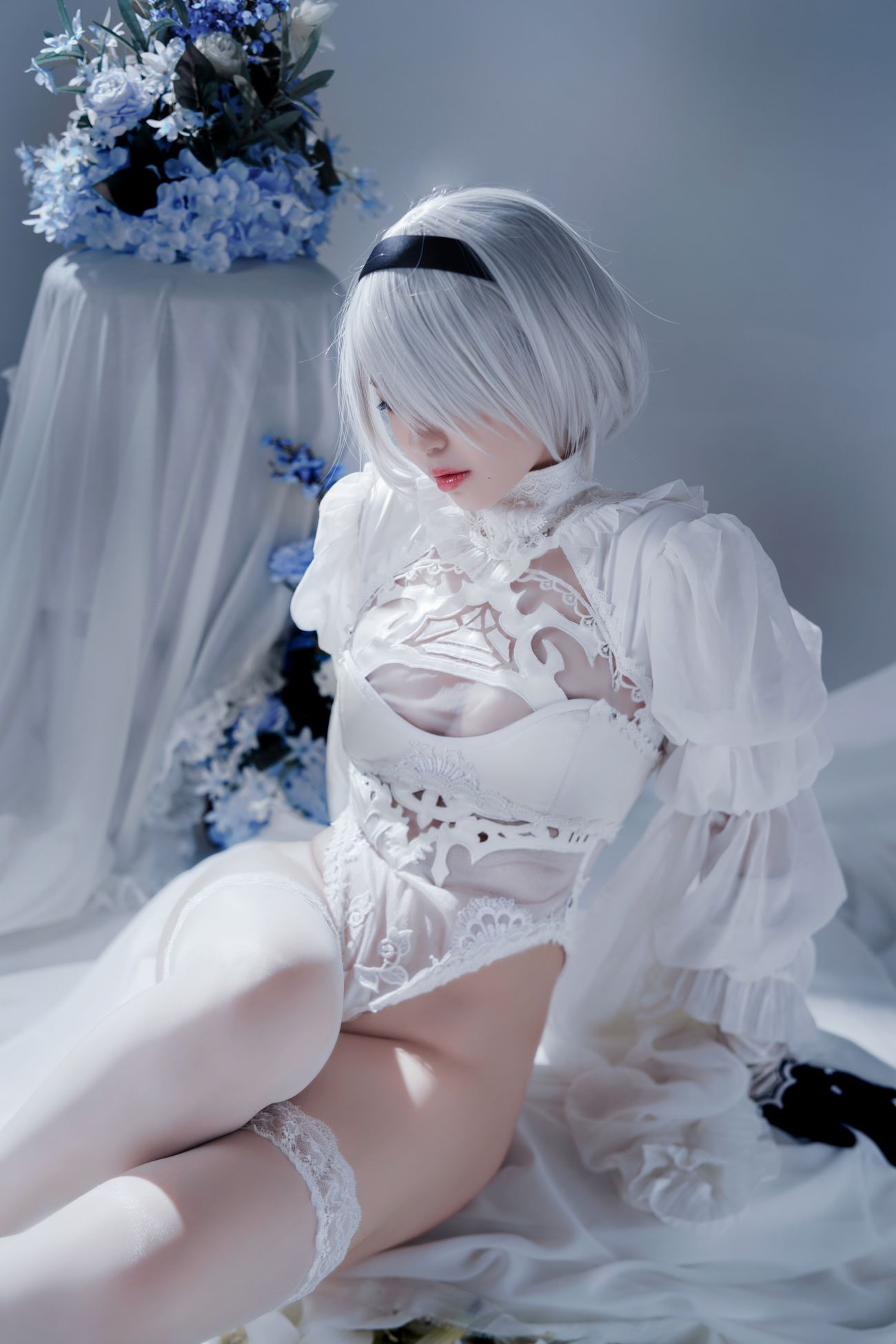 微博美少女半半子Cosplay性感写真Automataヨルハ二号B型 白いドレス (12)