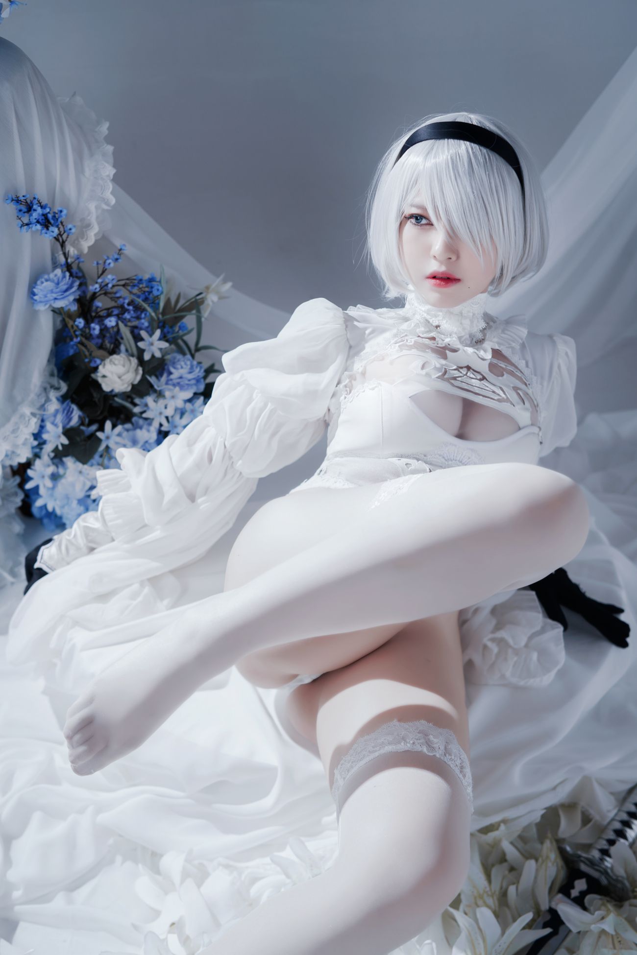微博美少女半半子Cosplay性感写真Automataヨルハ二号B型 白いドレス (11)
