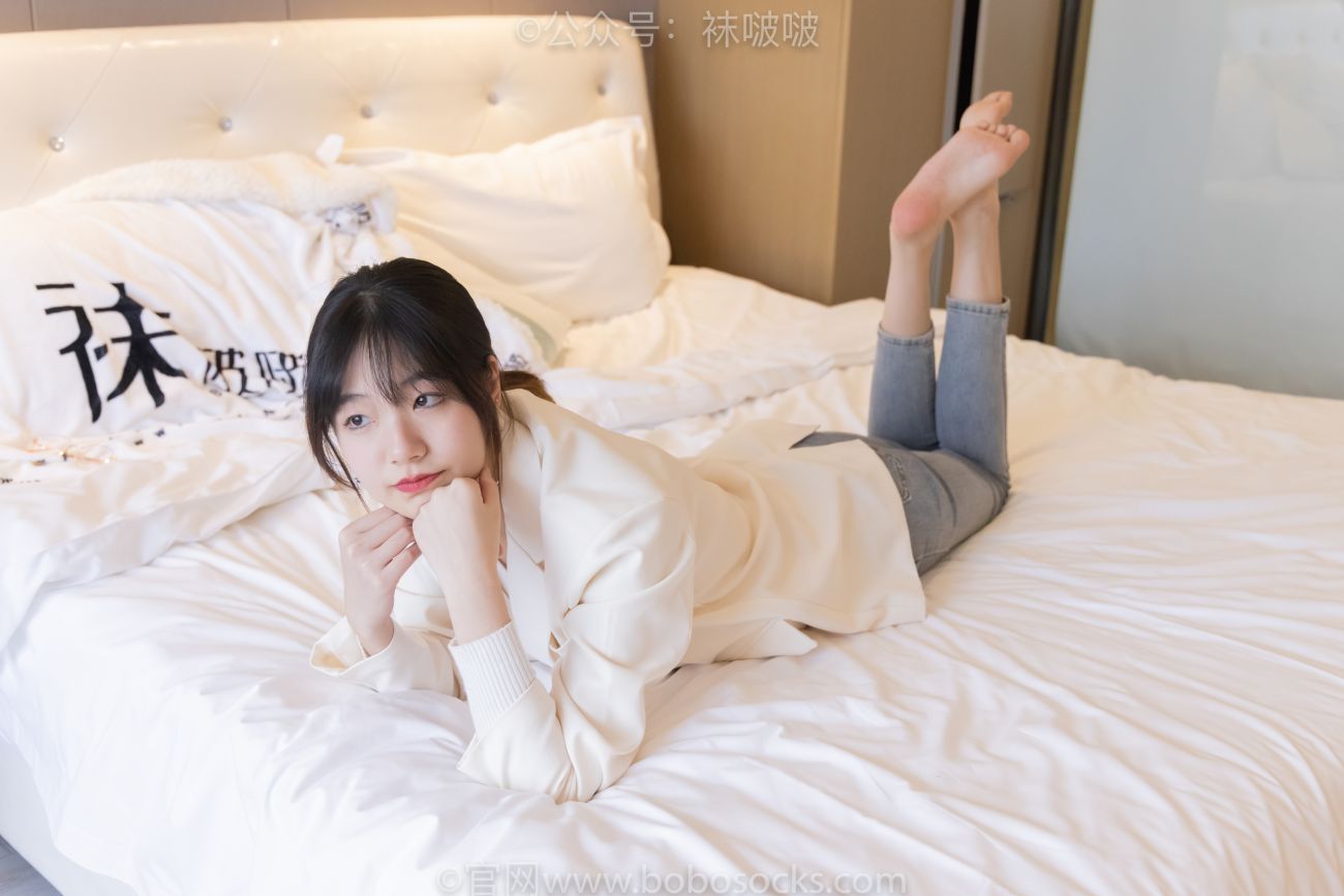 BoBoSocks袜啵啵美少女丝袜美脚写真第No.050期小甜豆高跟长靴白棉袜 (159)