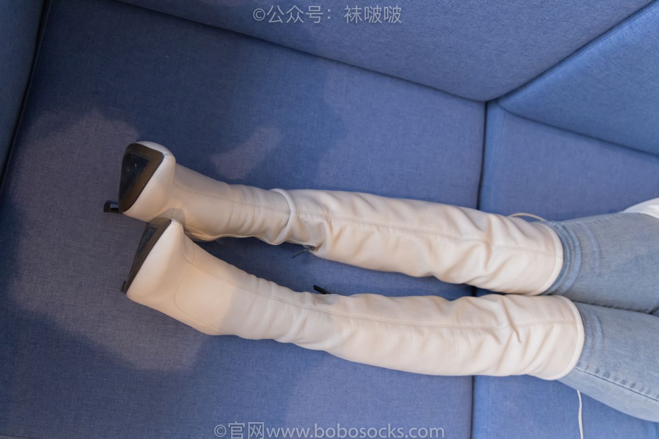 BoBoSocks袜啵啵美少女丝袜美脚写真第No.050期小甜豆高跟长靴白棉袜 (27)