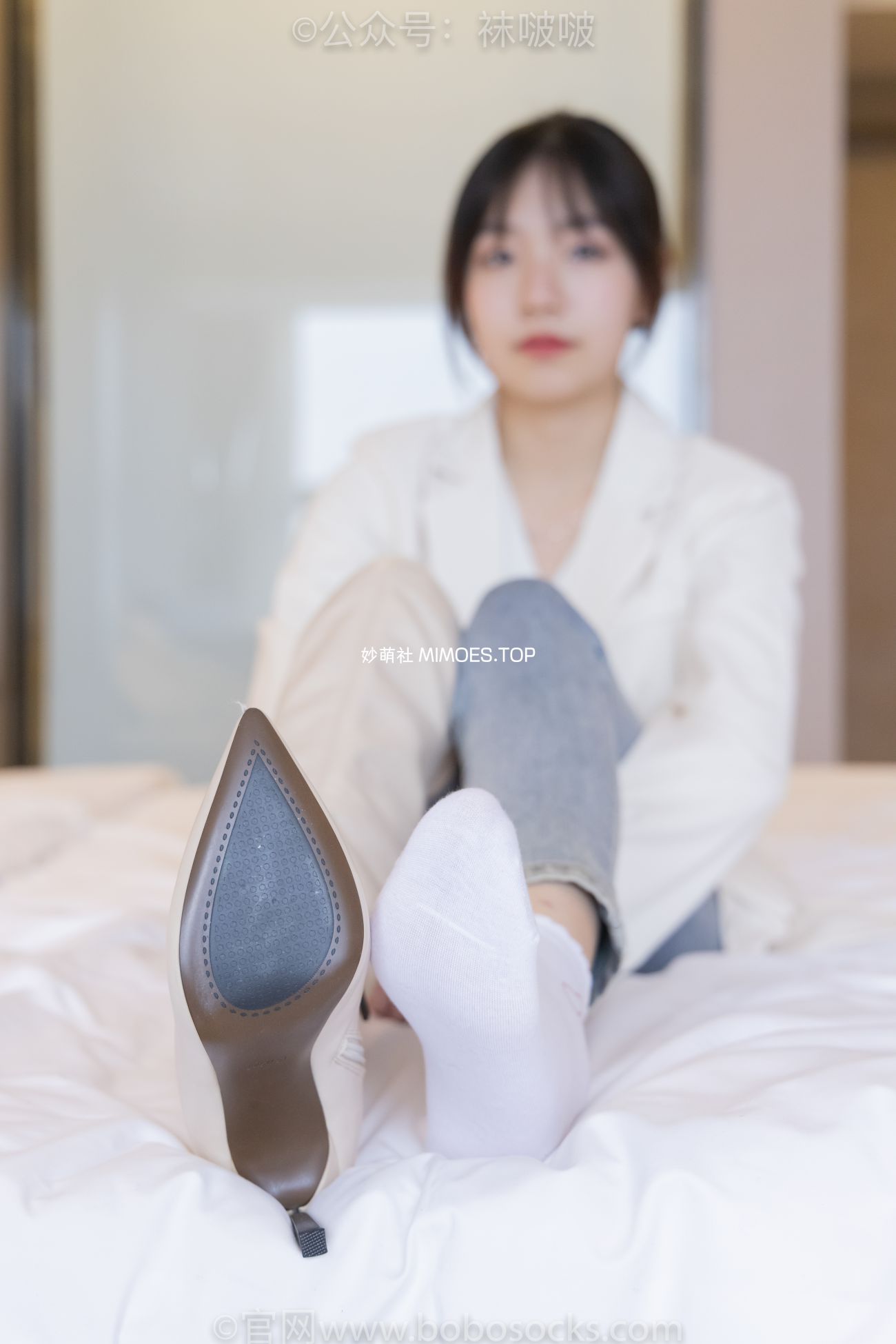 BoBoSocks袜啵啵美少女丝袜美脚写真第No.050期小甜豆高跟长靴白棉袜 (99)