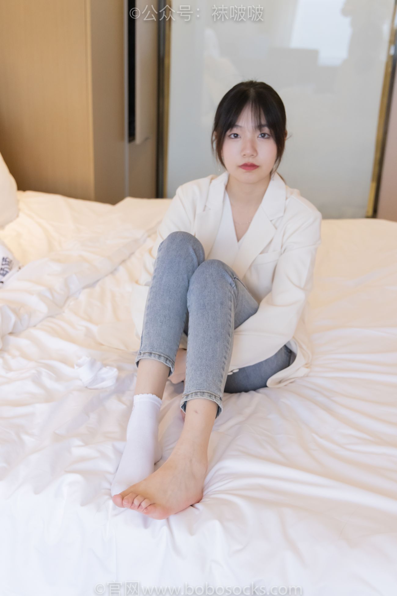 BoBoSocks袜啵啵美少女丝袜美脚写真第No.050期小甜豆高跟长靴白棉袜 (138)