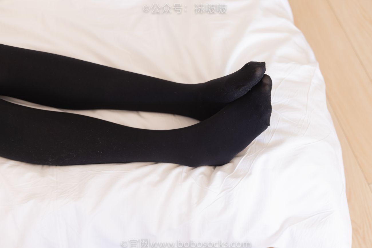 BoBoSocks袜啵啵美少女丝袜美脚写真第No.053期小甜豆皮鞋厚黑丝黑色蕾丝船袜 (35)
