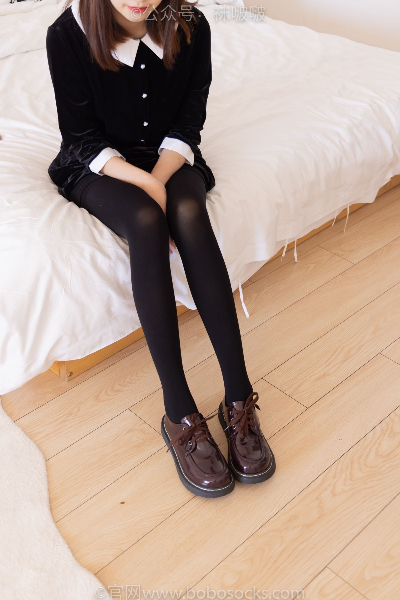 BoBoSocks袜啵啵美少女丝袜美脚写真第No.053期小甜豆皮鞋厚黑丝黑色蕾丝船袜 (8)