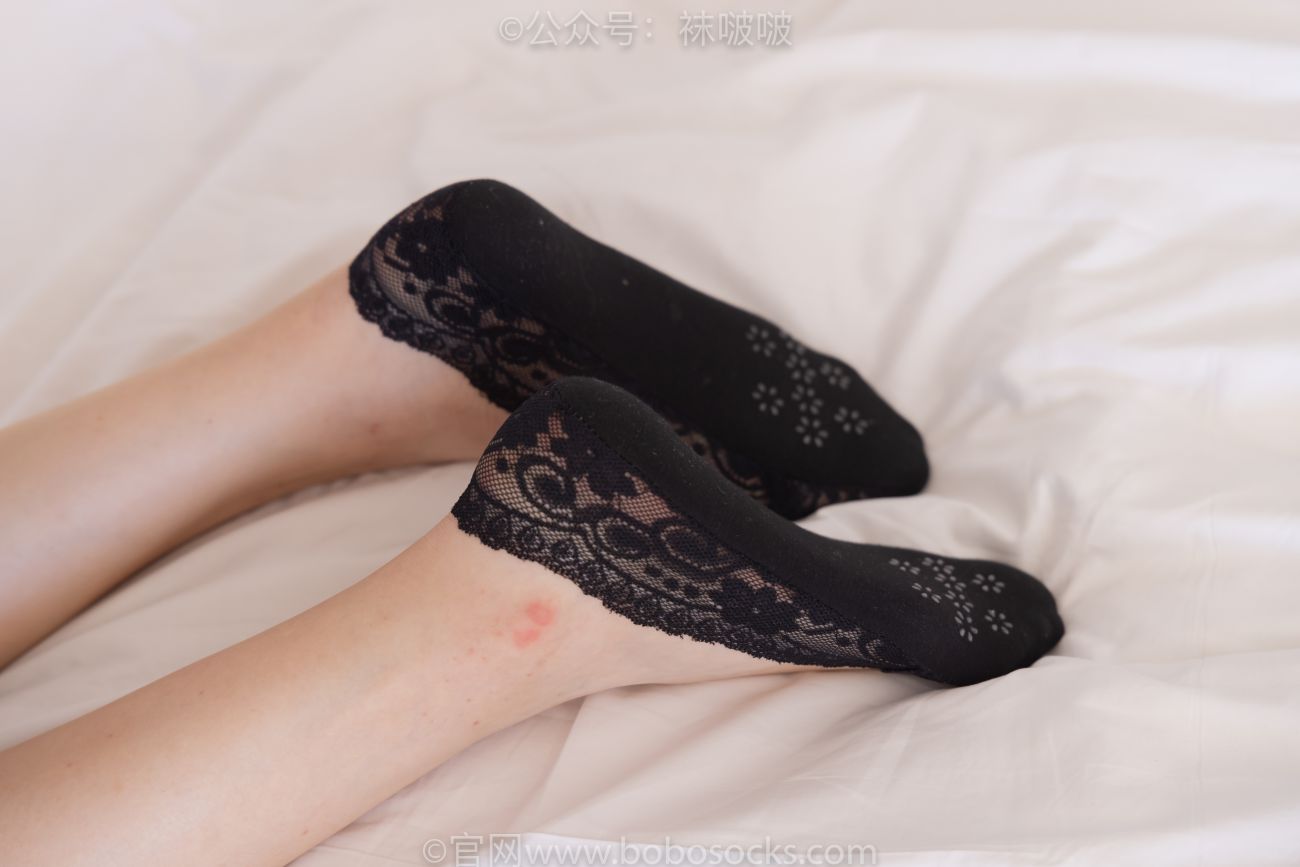 BoBoSocks袜啵啵美少女丝袜美脚写真第No.053期小甜豆皮鞋厚黑丝黑色蕾丝船袜 (103)