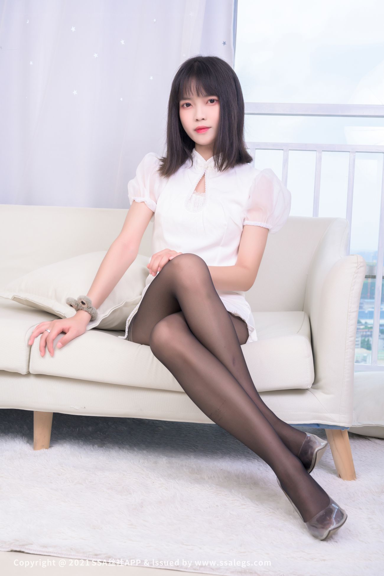 SSA丝社嫩模丝袜美脚写真第No.664期腿模丹丹的黑丝袜美足上 (18)