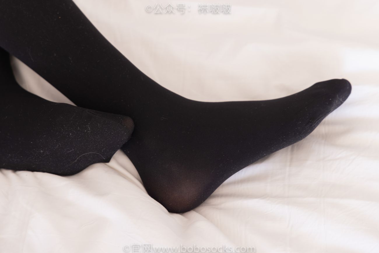 BoBoSocks袜啵啵美少女丝袜美脚写真第No.053期小甜豆皮鞋厚黑丝黑色蕾丝船袜 (43)