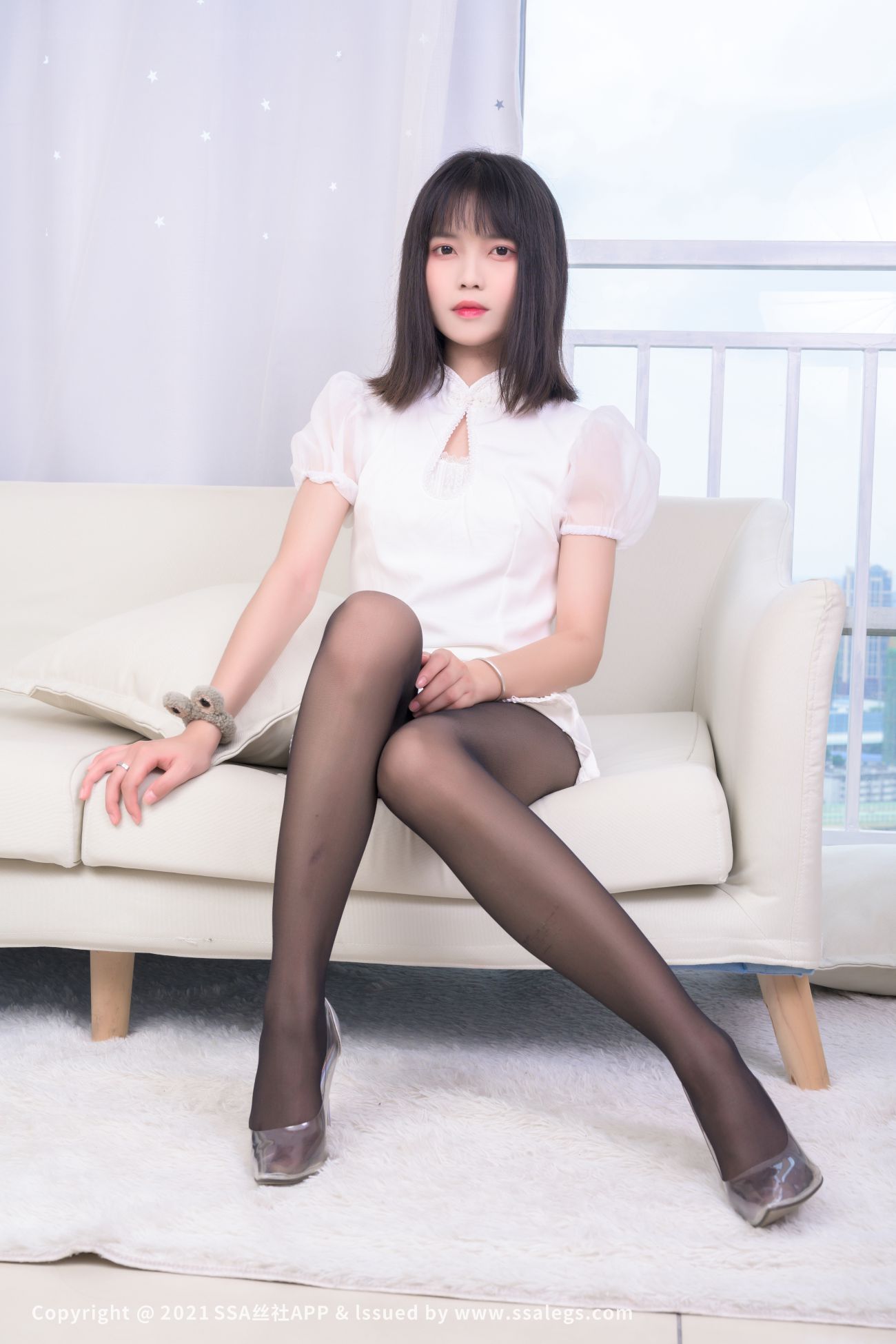 SSA丝社嫩模丝袜美脚写真第No.664期腿模丹丹的黑丝袜美足上 (20)