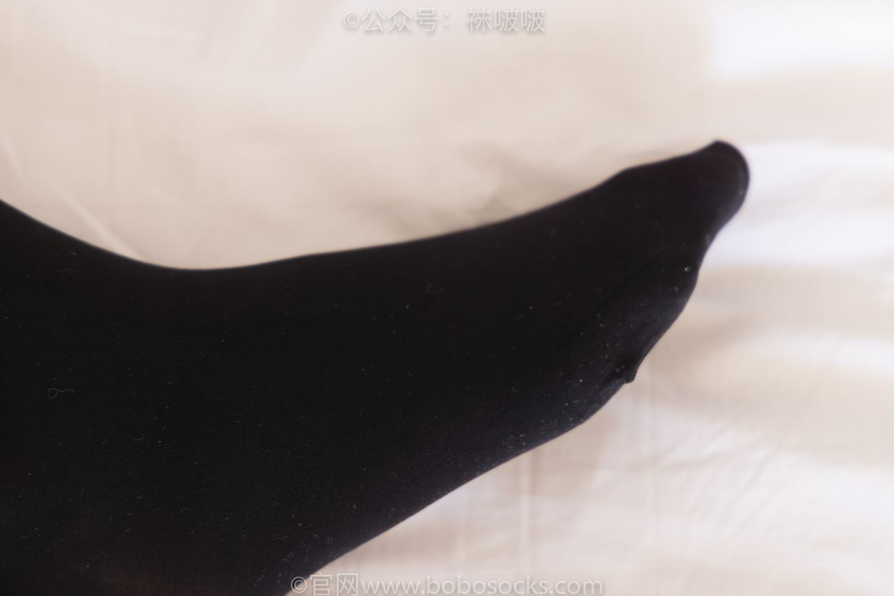BoBoSocks袜啵啵美少女丝袜美脚写真第No.053期小甜豆皮鞋厚黑丝黑色蕾丝船袜 (44)