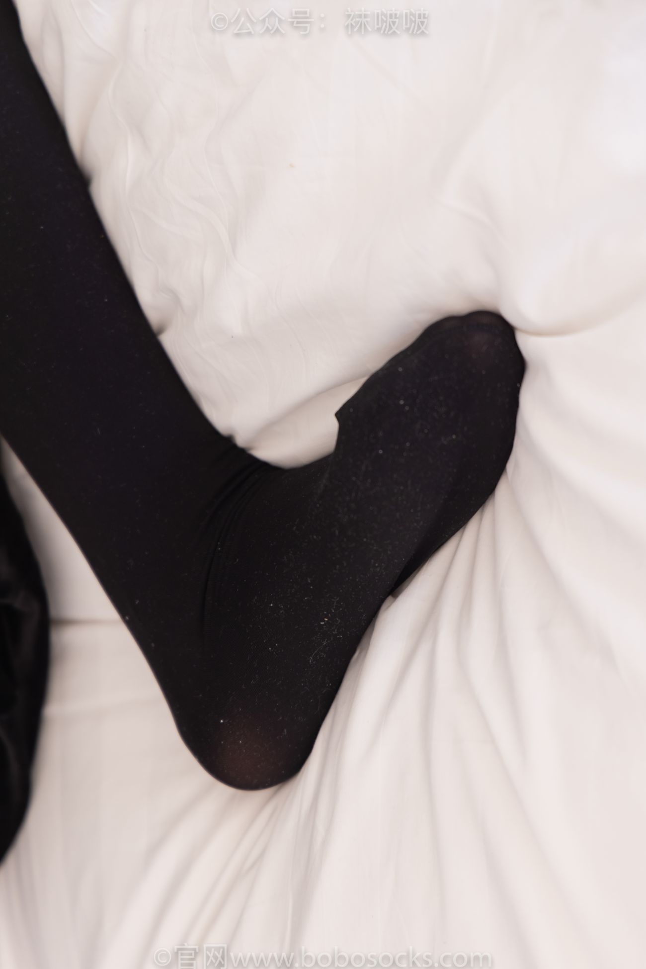 BoBoSocks袜啵啵美少女丝袜美脚写真第No.053期小甜豆皮鞋厚黑丝黑色蕾丝船袜 (52)
