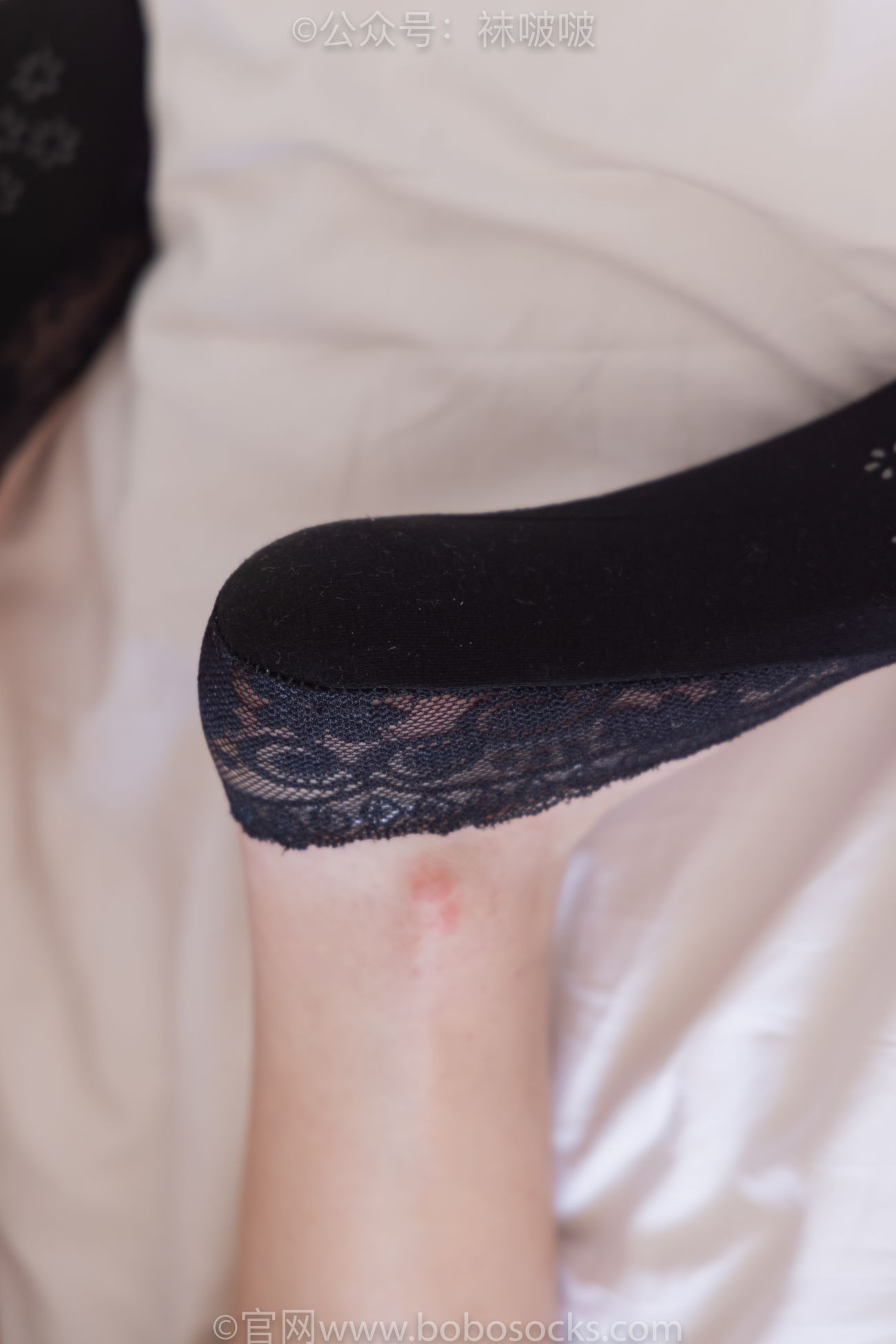 BoBoSocks袜啵啵美少女丝袜美脚写真第No.053期小甜豆皮鞋厚黑丝黑色蕾丝船袜 (105)