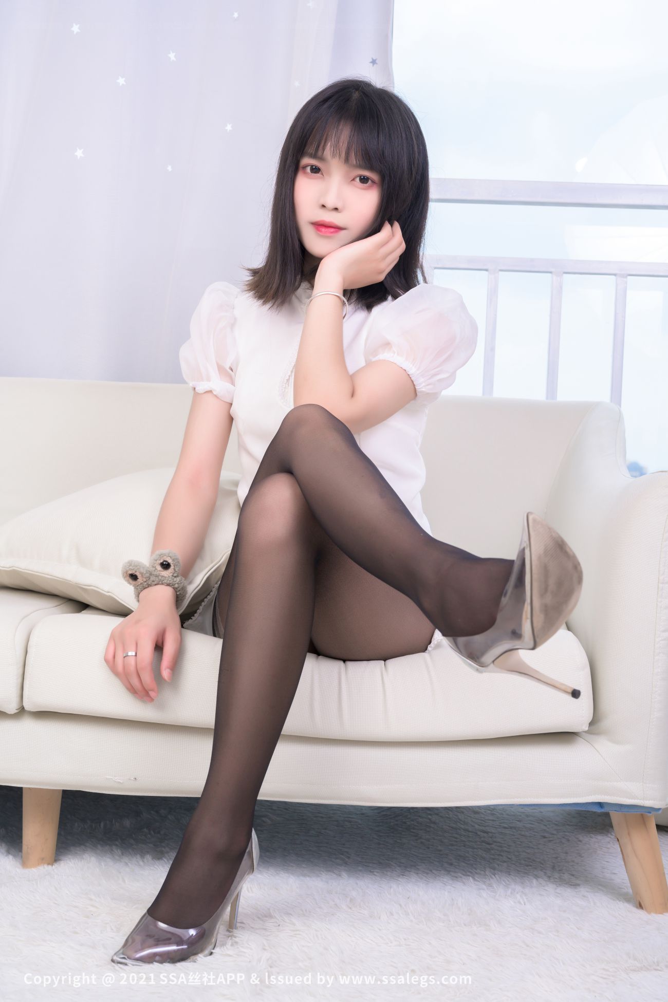 SSA丝社嫩模丝袜美脚写真第No.664期腿模丹丹的黑丝袜美足上 (16)