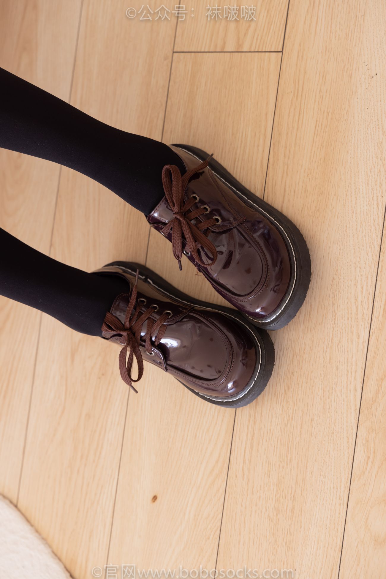 BoBoSocks袜啵啵美少女丝袜美脚写真第No.053期小甜豆皮鞋厚黑丝黑色蕾丝船袜 (10)