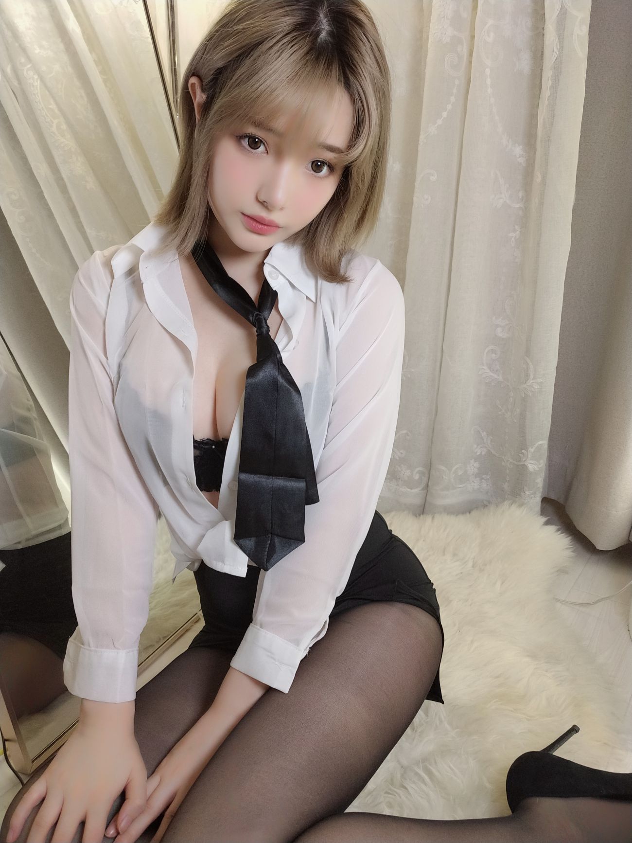 微博美少女雯妹不讲道理性感Cosplay写真白衬衫 (8)