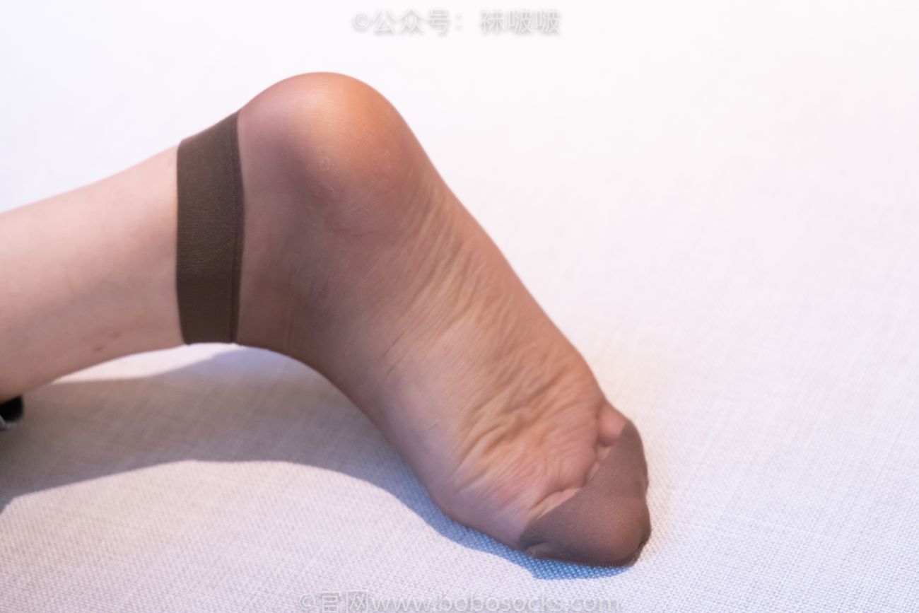 BoBoSocks袜啵啵美少女丝袜美脚写真第No.063期小甜豆平底鞋短肉丝短咖啡丝裸足 (100)